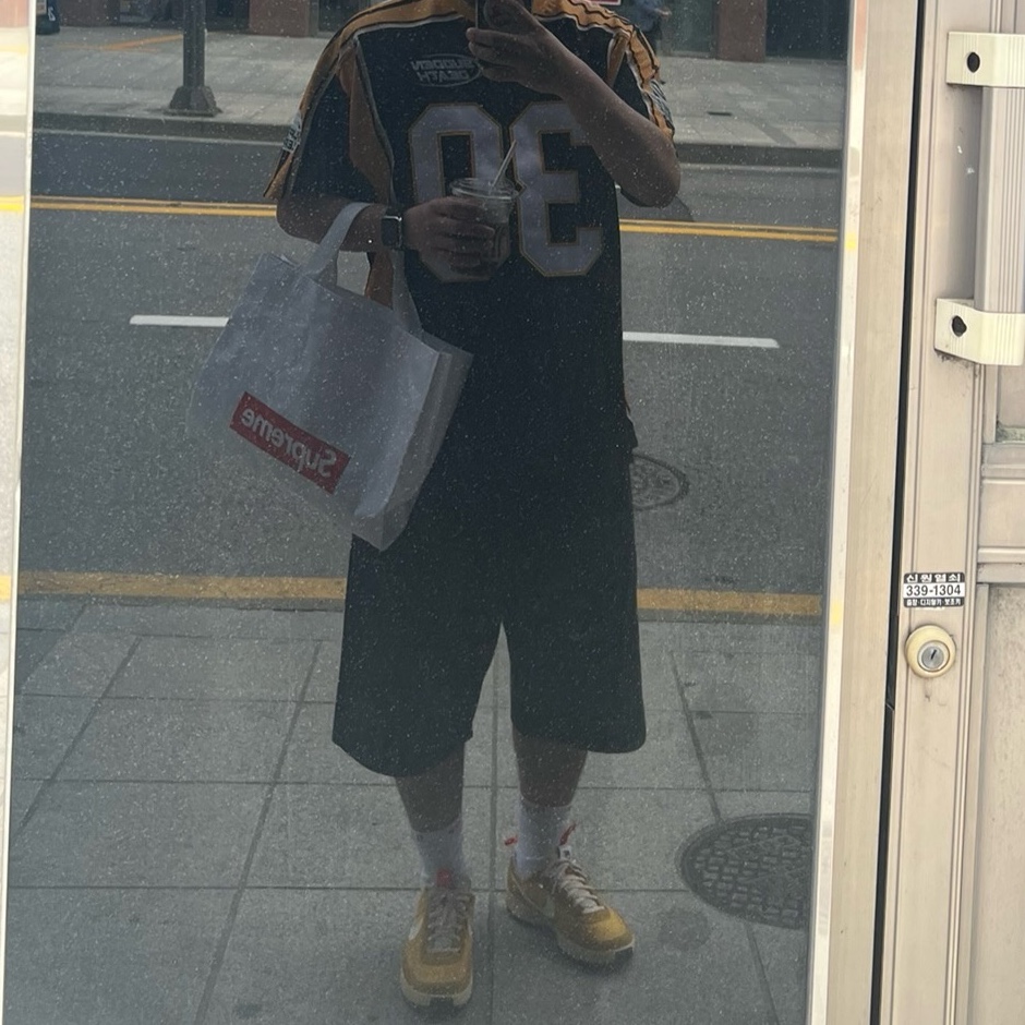 Supreme Sudden Death Football Jersey Black - 24SS, Supreme Baggy Denim Short Black - 24SS 착용 스타일