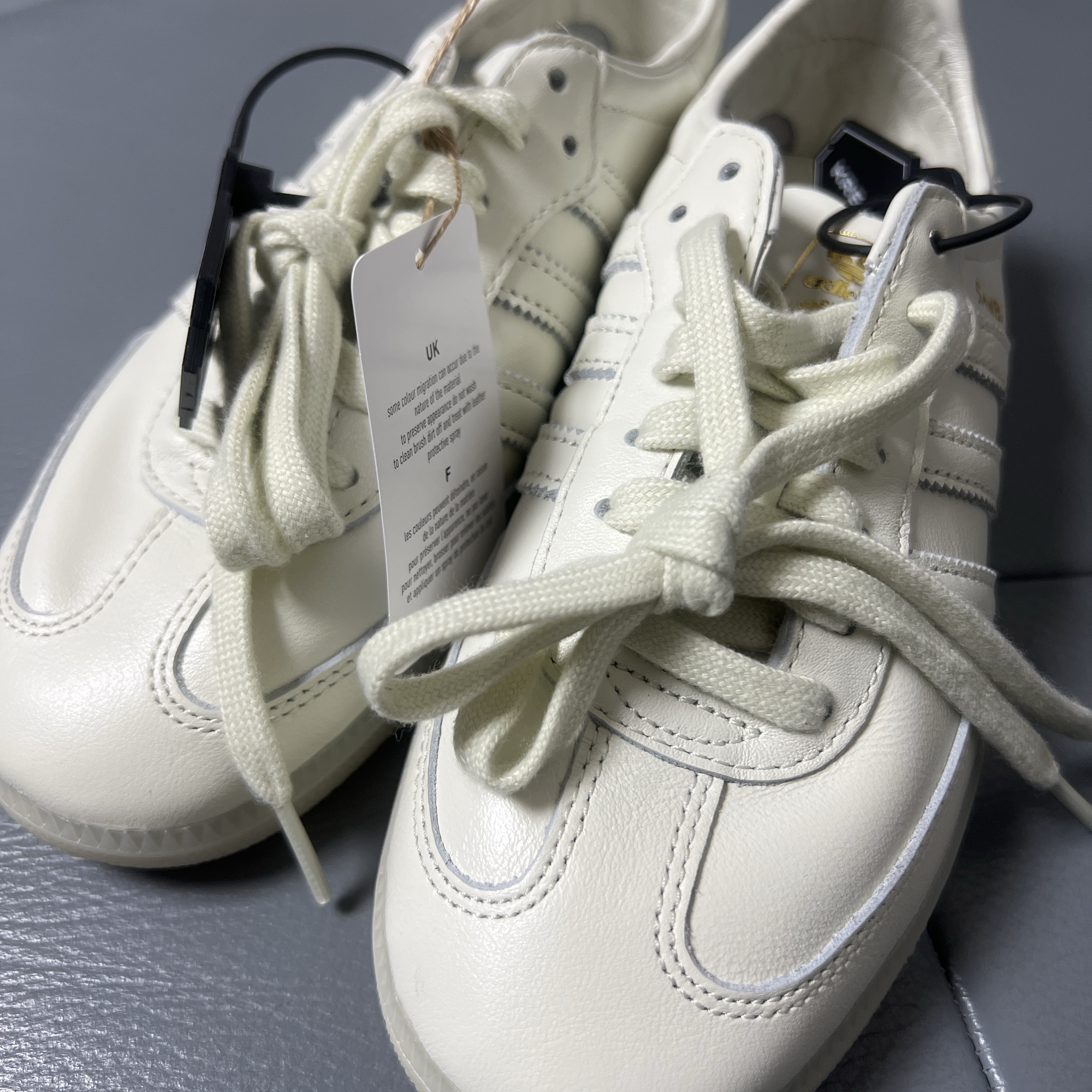 Adidas Samba Decon Ivory Gold Metallic 착용 스타일