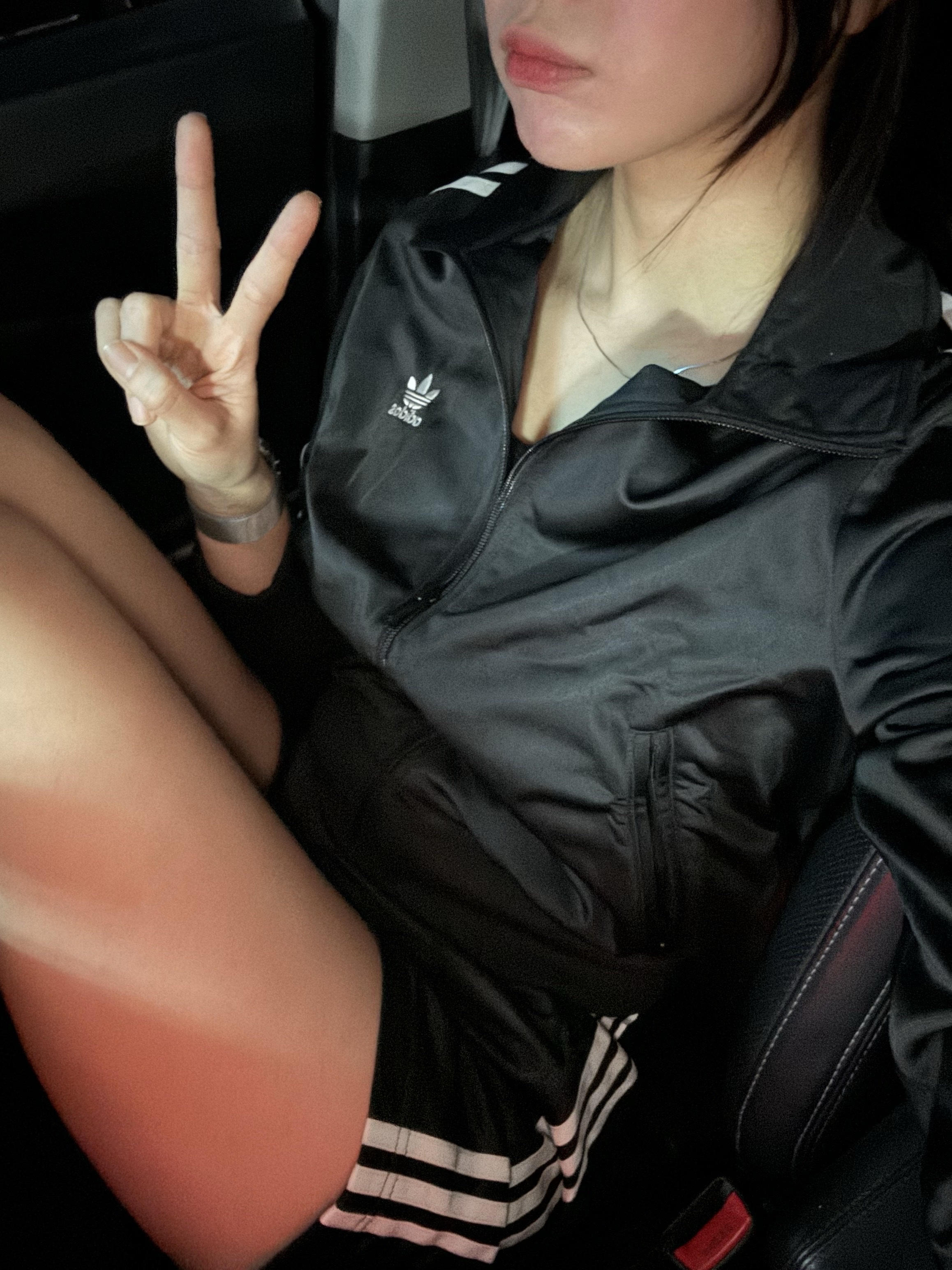 (W) Adidas Firebird Shorts Black - KR Sizing, (W) Adidas Adicolor Classic Firebird Track Top Black - KR Sizing 착용 스타일 - 2