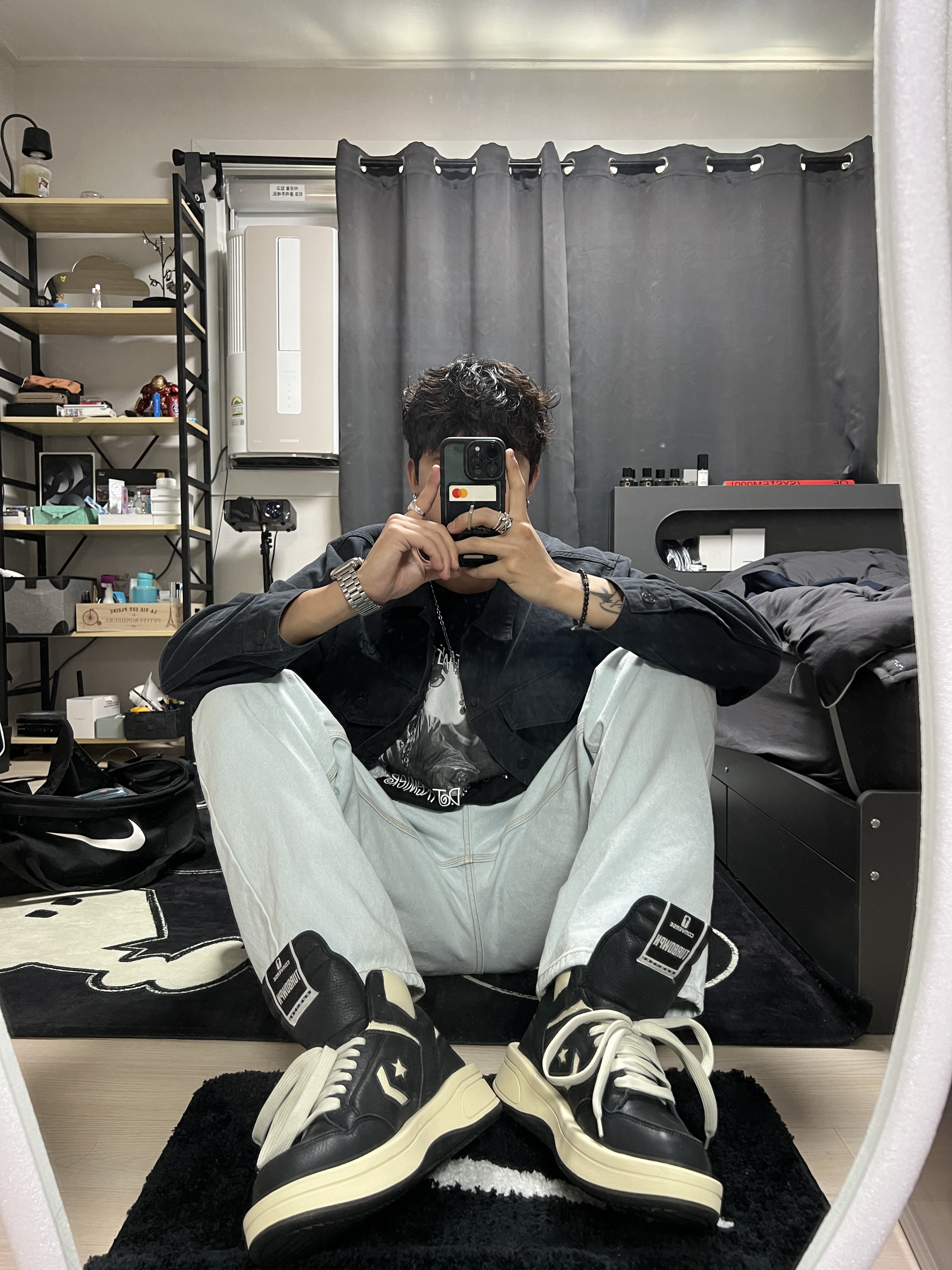Converse x Drkshdw Turbowpn Black Cream, Stussy x Gang Starr Take It Personal T-Shirt Black 착용 스타일