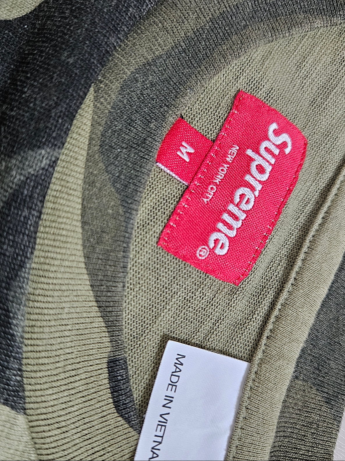 Supreme S/S Pocket T-Shirt Olive Camo - 23SS, Supreme Cargo Pants Olive Camo - 23SS 착용 스타일 - 7
