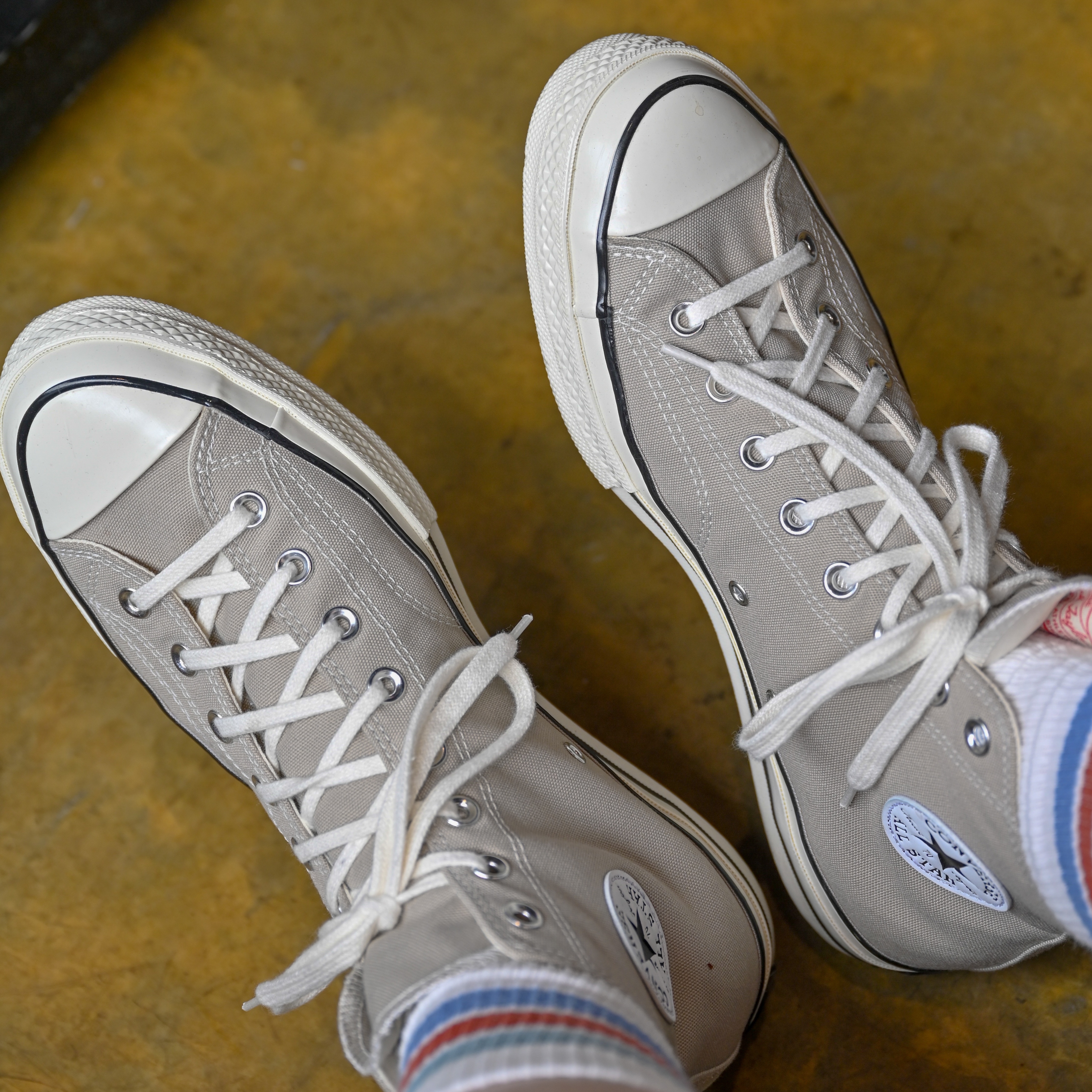 Converse Chuck 70 High Vintage Canvas Papyrus 착용 스타일 - 3