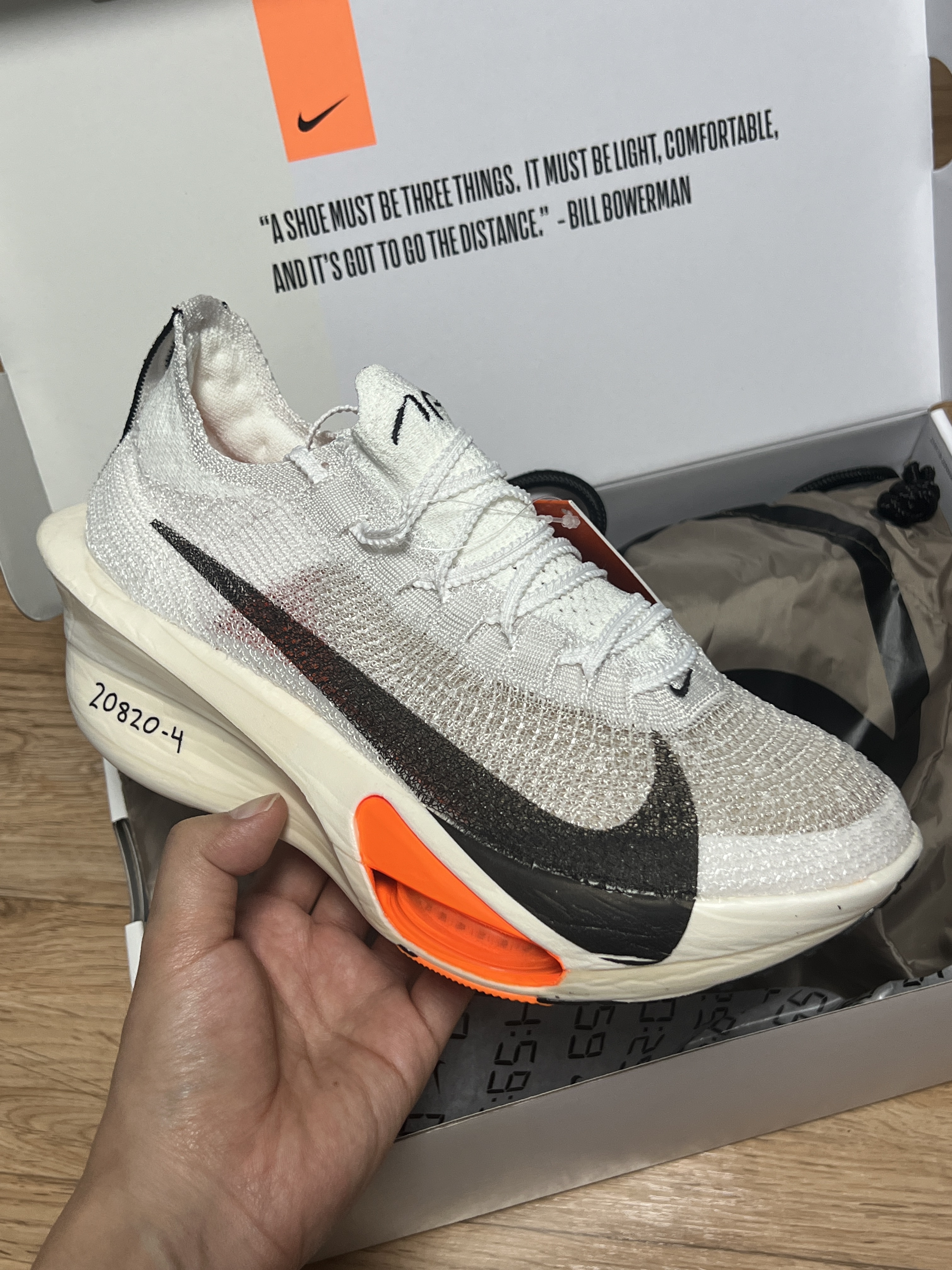 Nike Air Zoom Alphafly Next% 3 Proto White Total Orange 착용 스타일 - 1