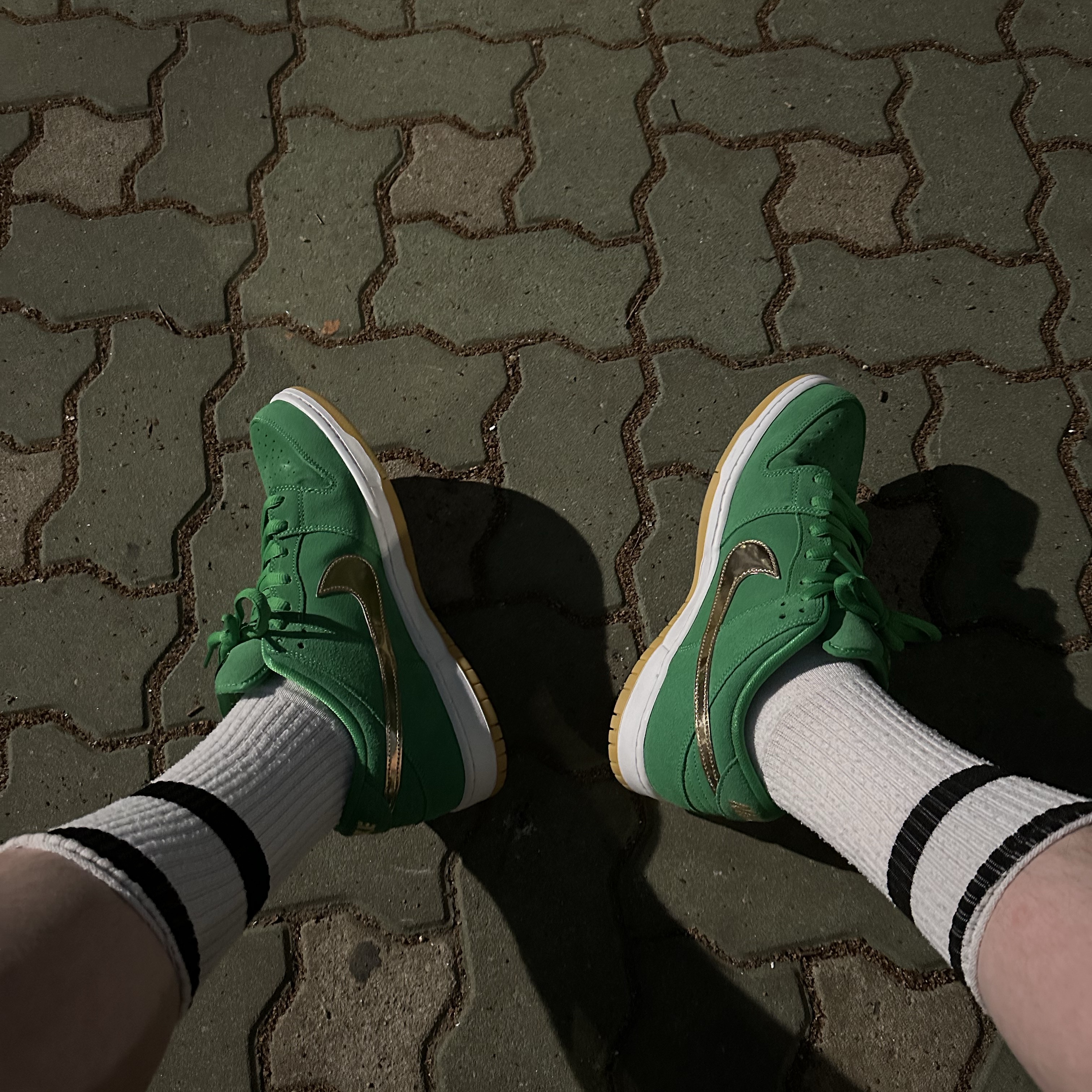 Nike SB Dunk Low Pro Shamrock 착용 스타일 - 2