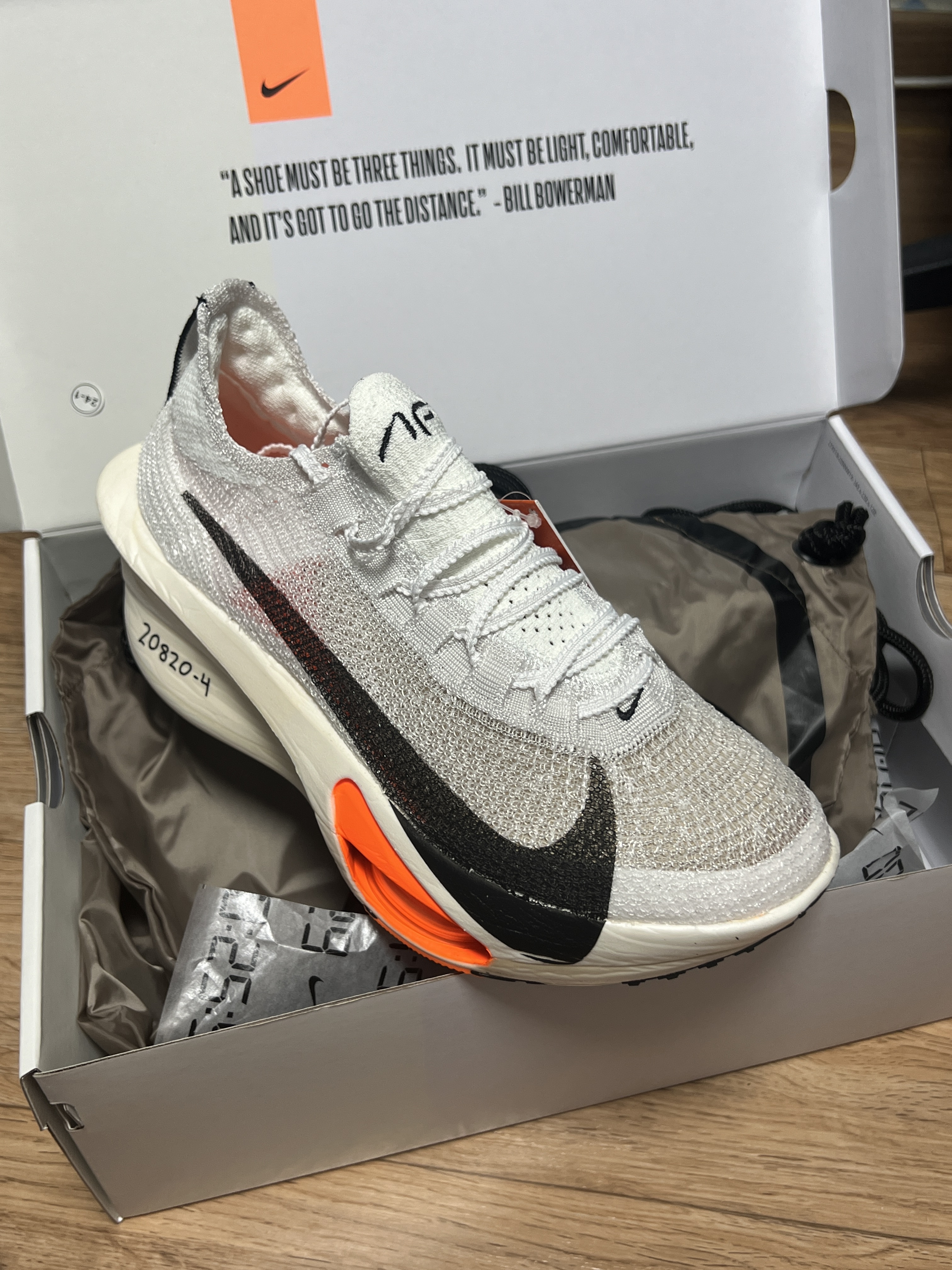 Nike Air Zoom Alphafly Next% 3 Proto White Total Orange 착용 스타일 - 2
