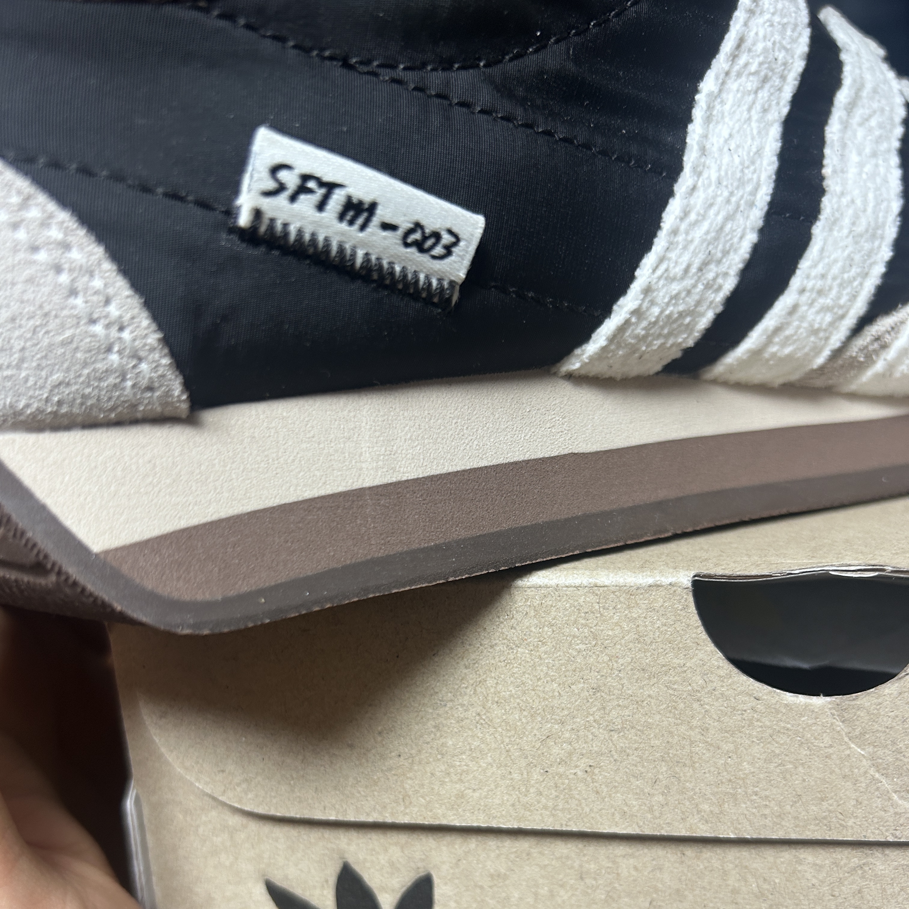 Adidas x Song for the Mute Country OG Core Black Core White 착용 스타일 - 2