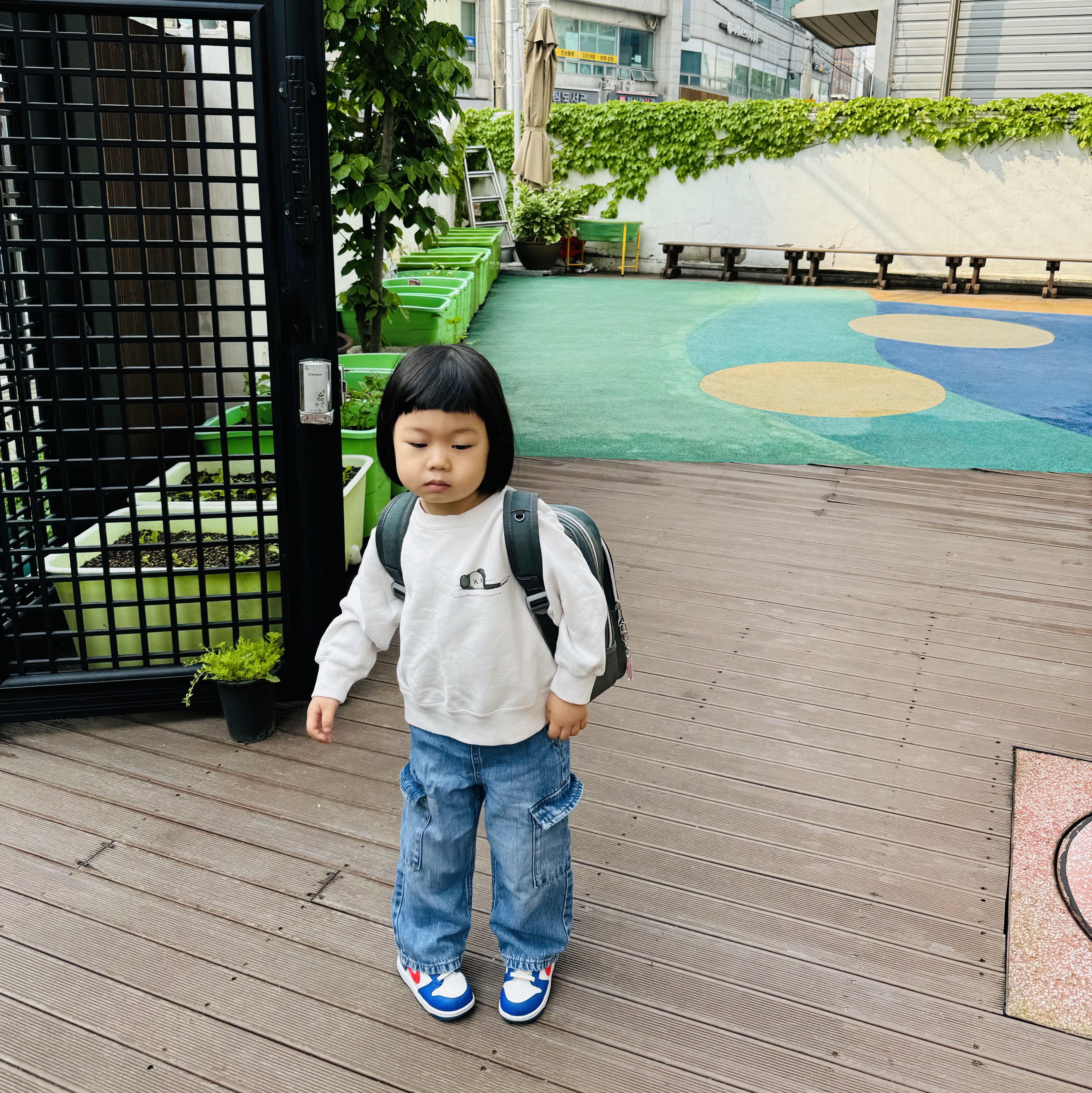 (Kids) Uniqlo UT x Kaws Long Sleeve Sweatshirt Off White, (TD) Nike Dunk Low Bright Crimson Game Royal 착용 스타일 - 2