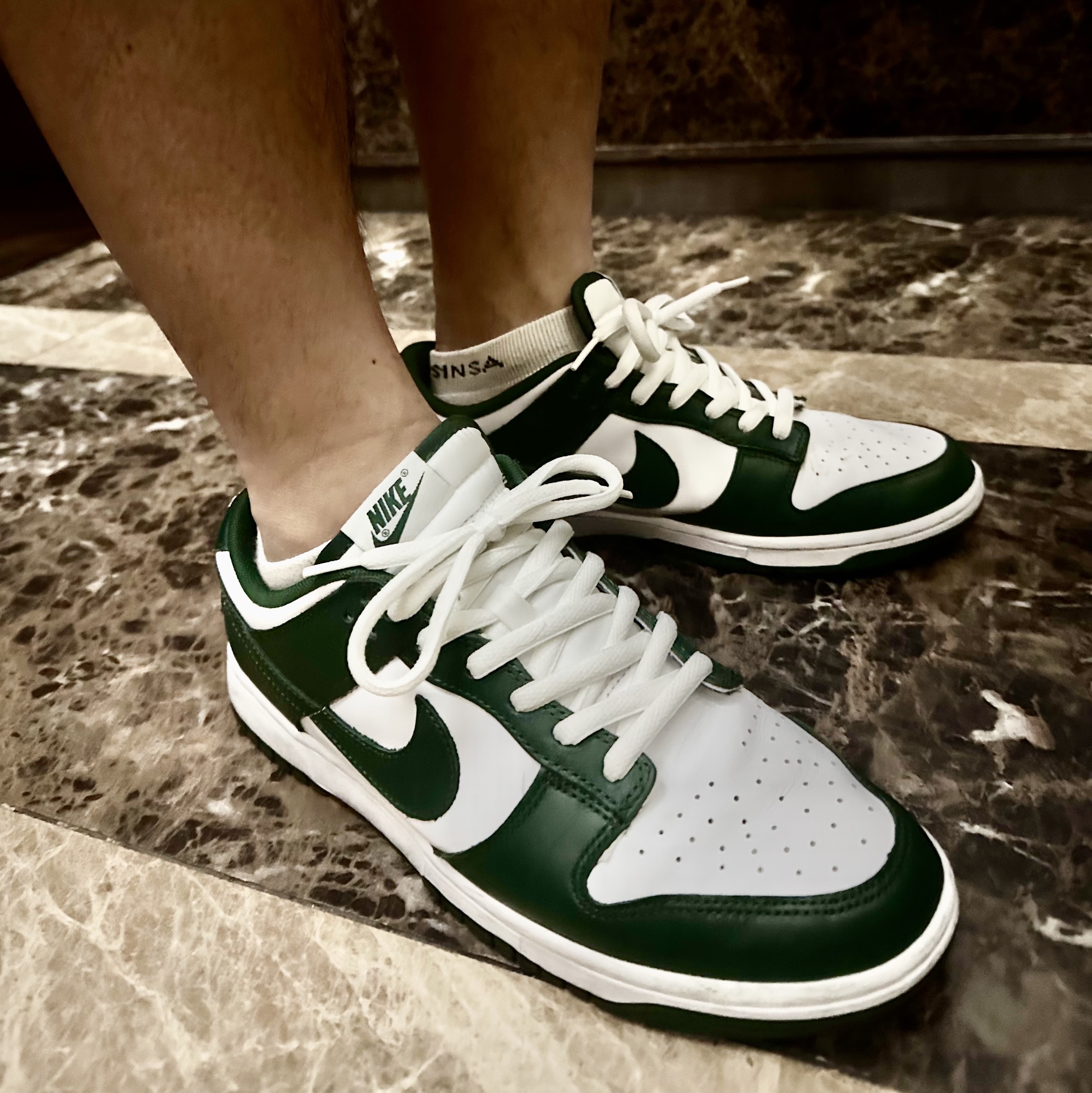 Nike Dunk Low Retro Varsity Green 착용 스타일 - 2