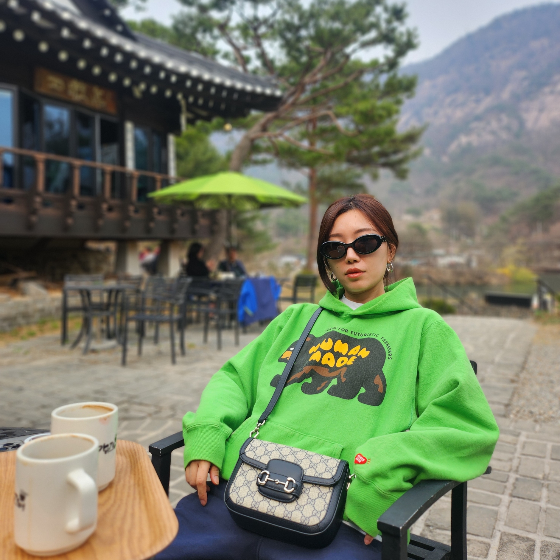 Gentle Monster x Maison Margiela MM005 Black Black, Human Made Heavyweight Hoodie #1 Green 착용 스타일