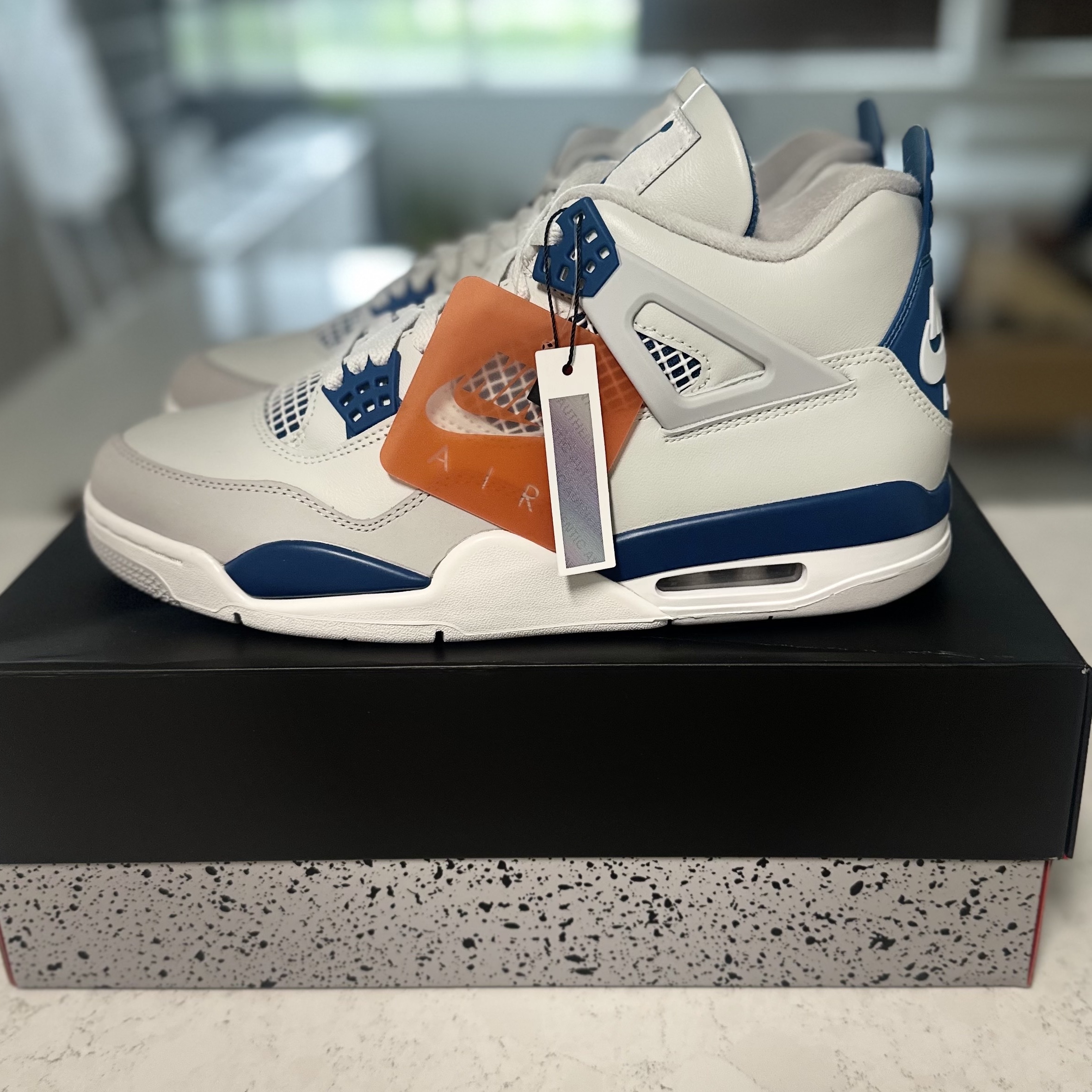 Jordan 4 Retro Industrial Blue 착용 스타일 - 4