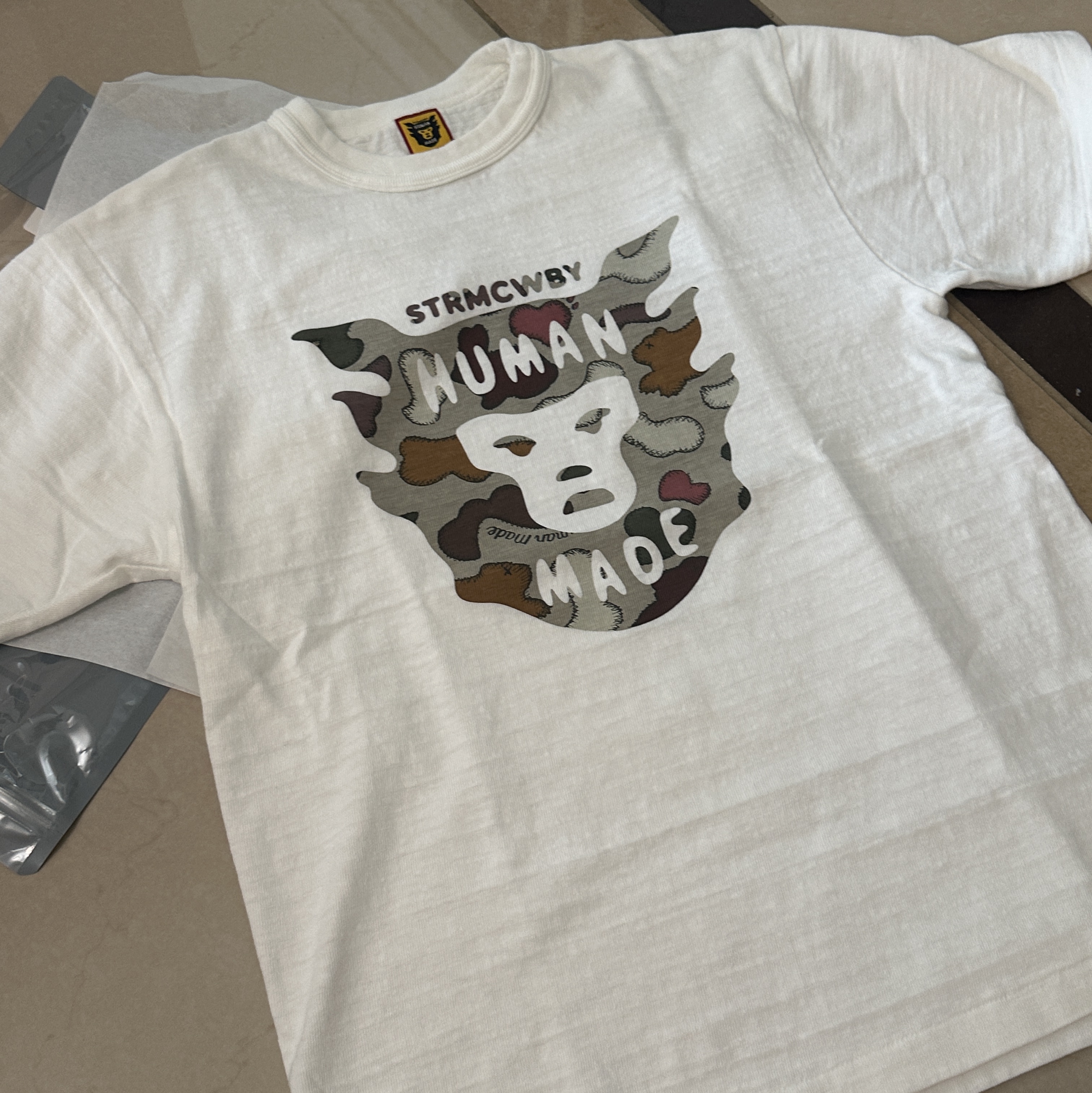 Human Made x Kaws Graphic T-Shirt #2 White 착용 스타일 - 1