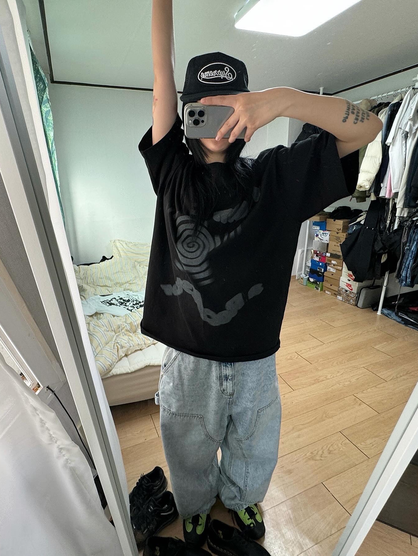 Supreme Terry Mesh Back 5-Panel Black - 24SS 착용 스타일