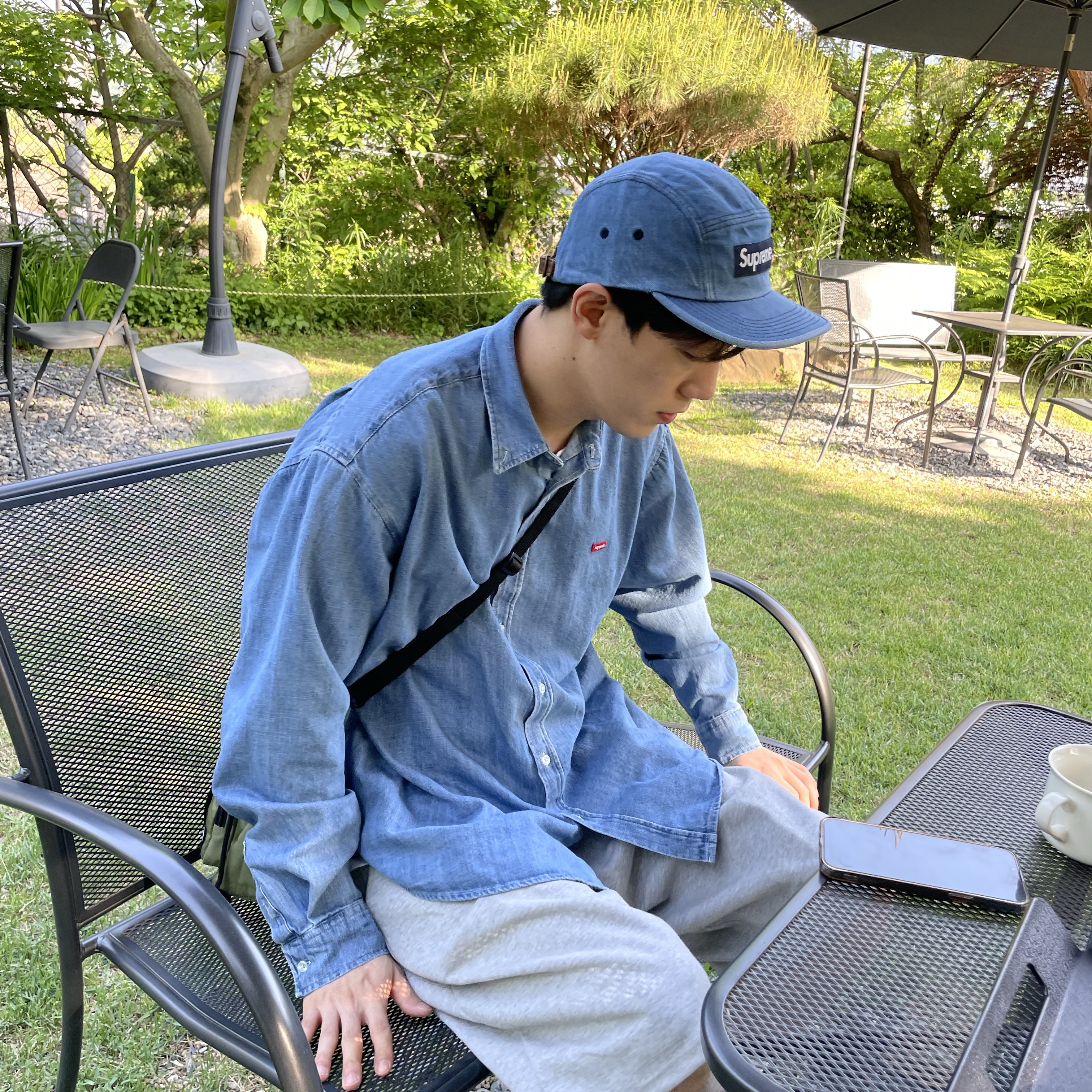 Supreme Washed Chino Twill Camp Cap Denim - 23FW, Supreme Small Box Shirt Denim - 23FW 착용 스타일 - 2