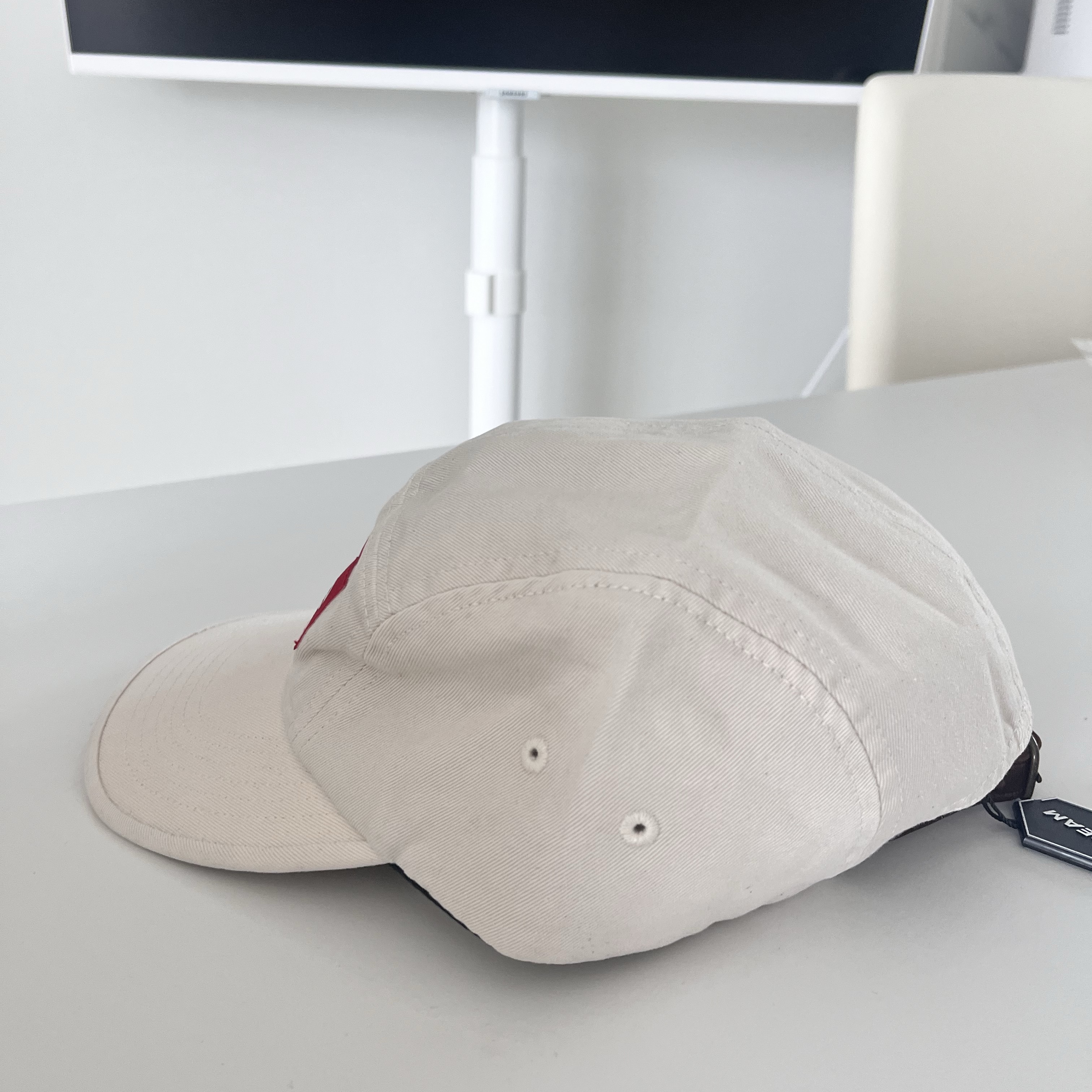 Supreme Washed Chino Twill Camp Cap Natural - 24SS 착용 스타일 - 2