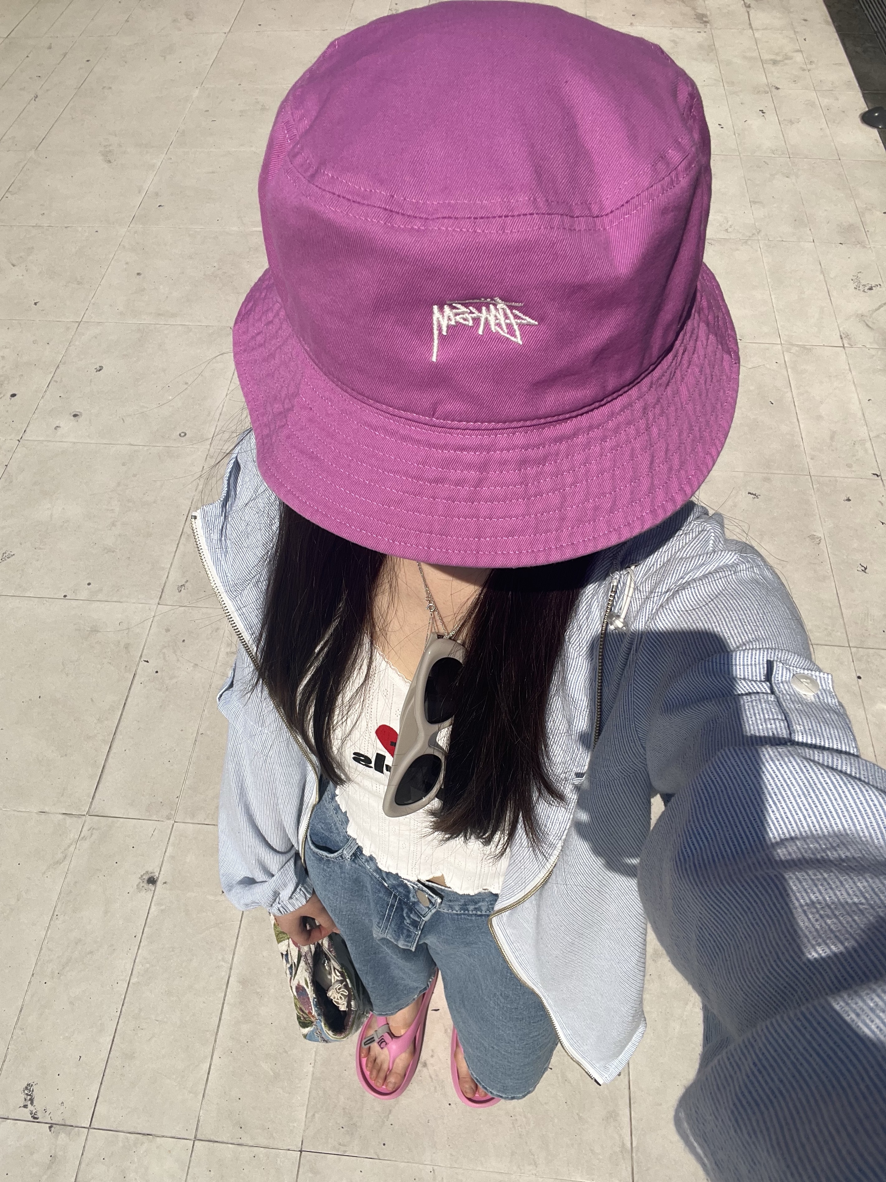 Stussy Washed Stock Bucket Hat Magenta, Gentle Monster x Maison Margiela MM004 Grey Black 착용 스타일