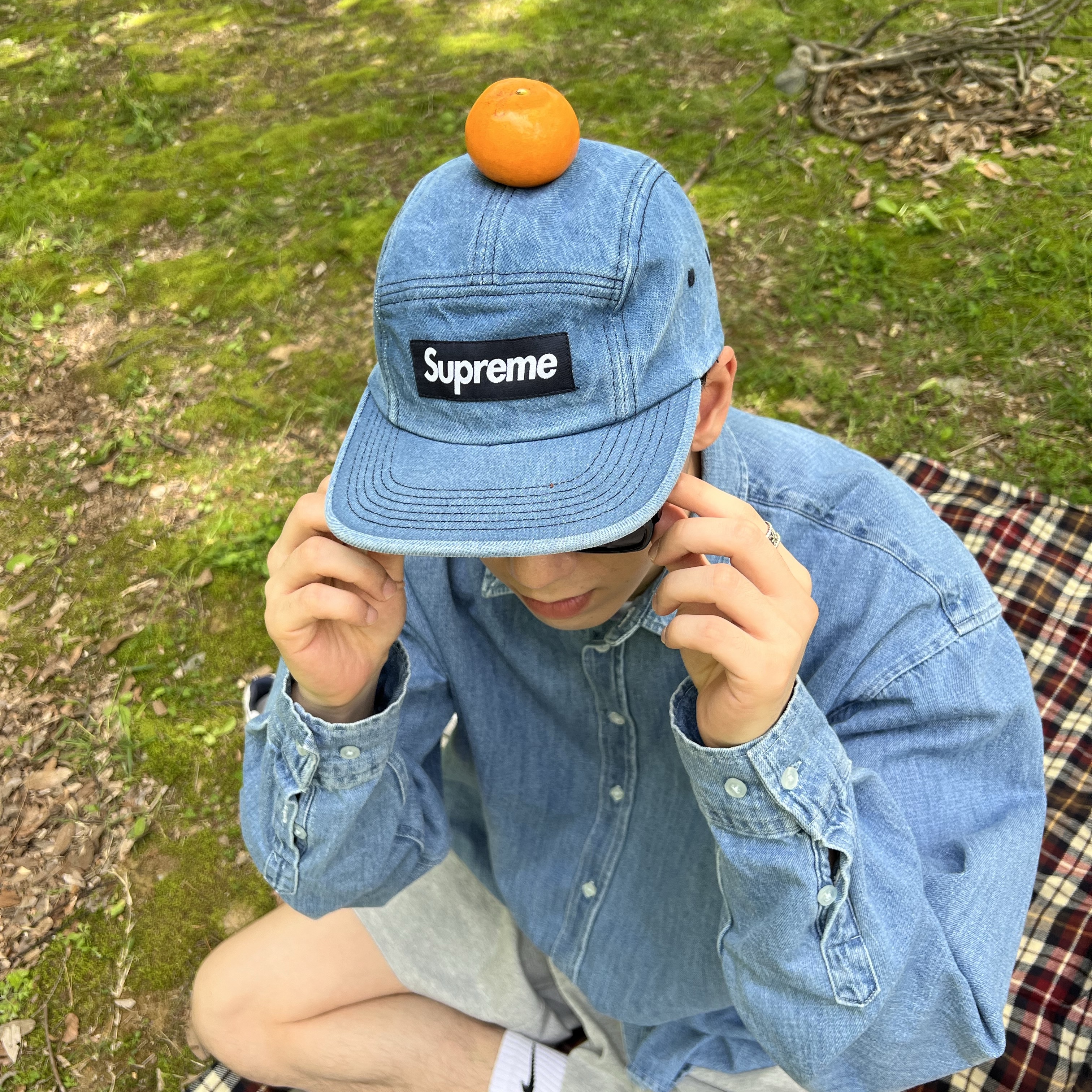 Supreme Washed Chino Twill Camp Cap Denim - 23FW, Supreme Small Box Shirt Denim - 23FW 착용 스타일 - 1