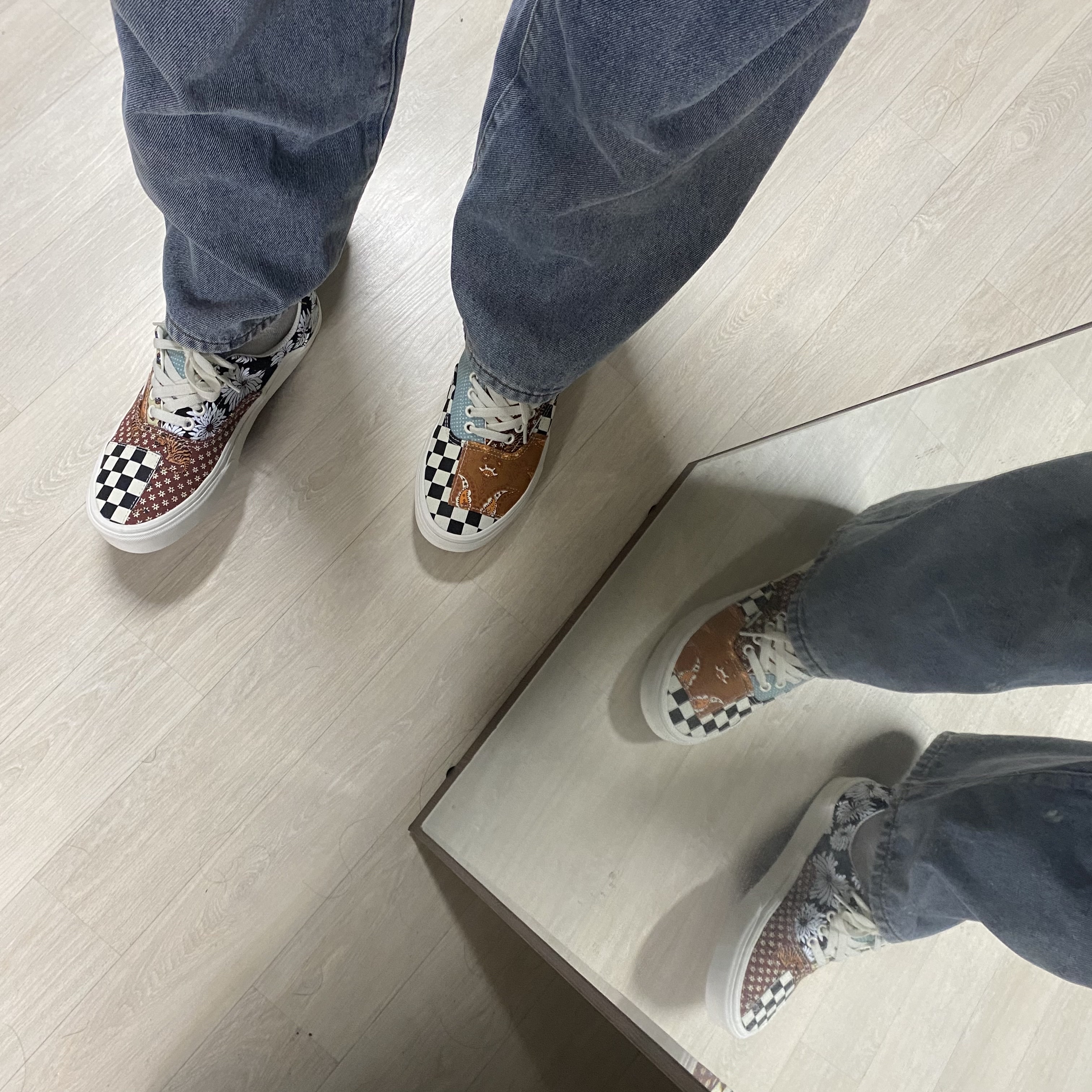 Vans Era Tiger Patchwork 착용 스타일