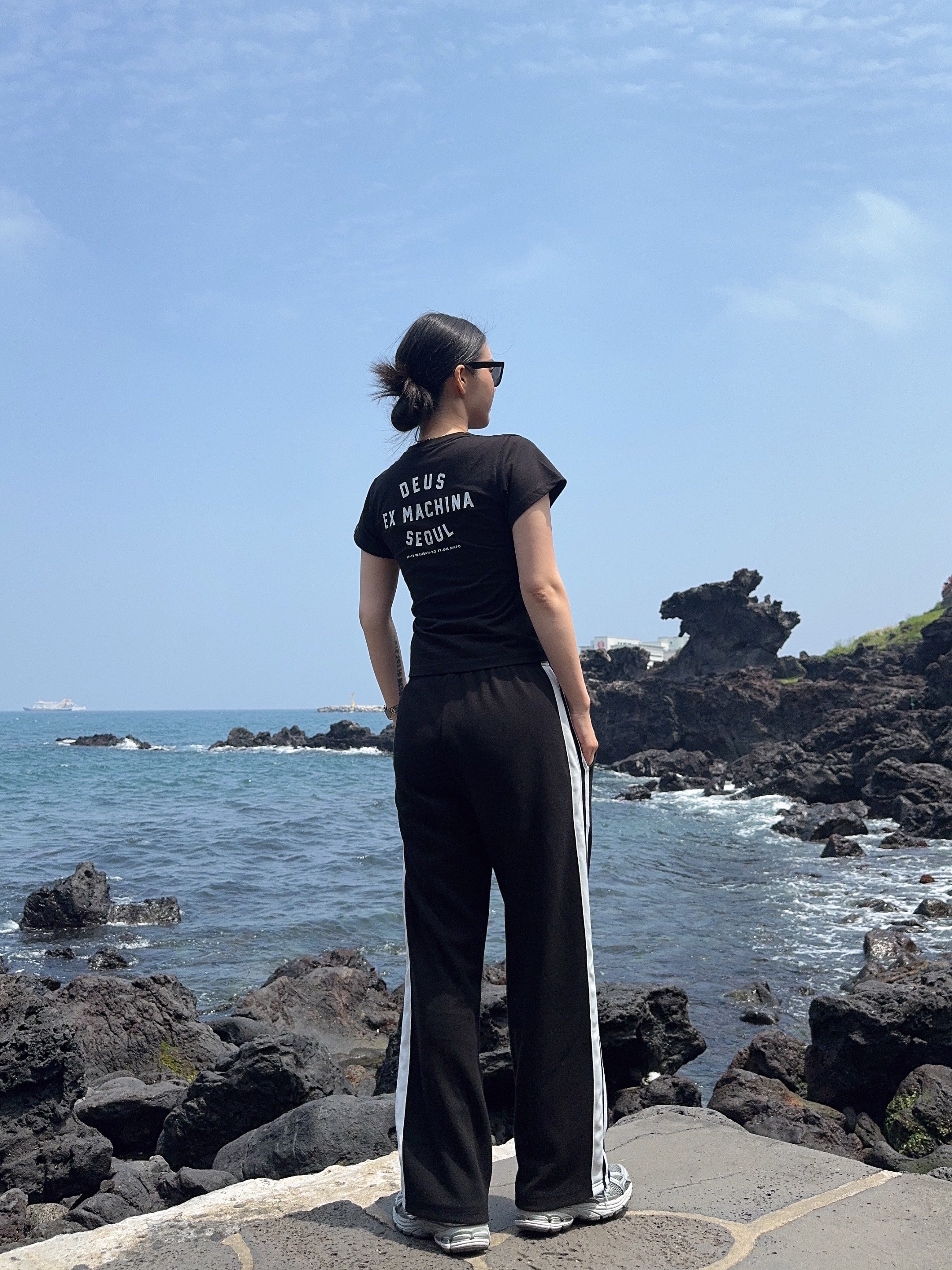 New Balance 1906R Harbor Grey Silver Metalic, (Kids) Deus Ex Machina College Seoul T-Shirt Black 착용 스타일