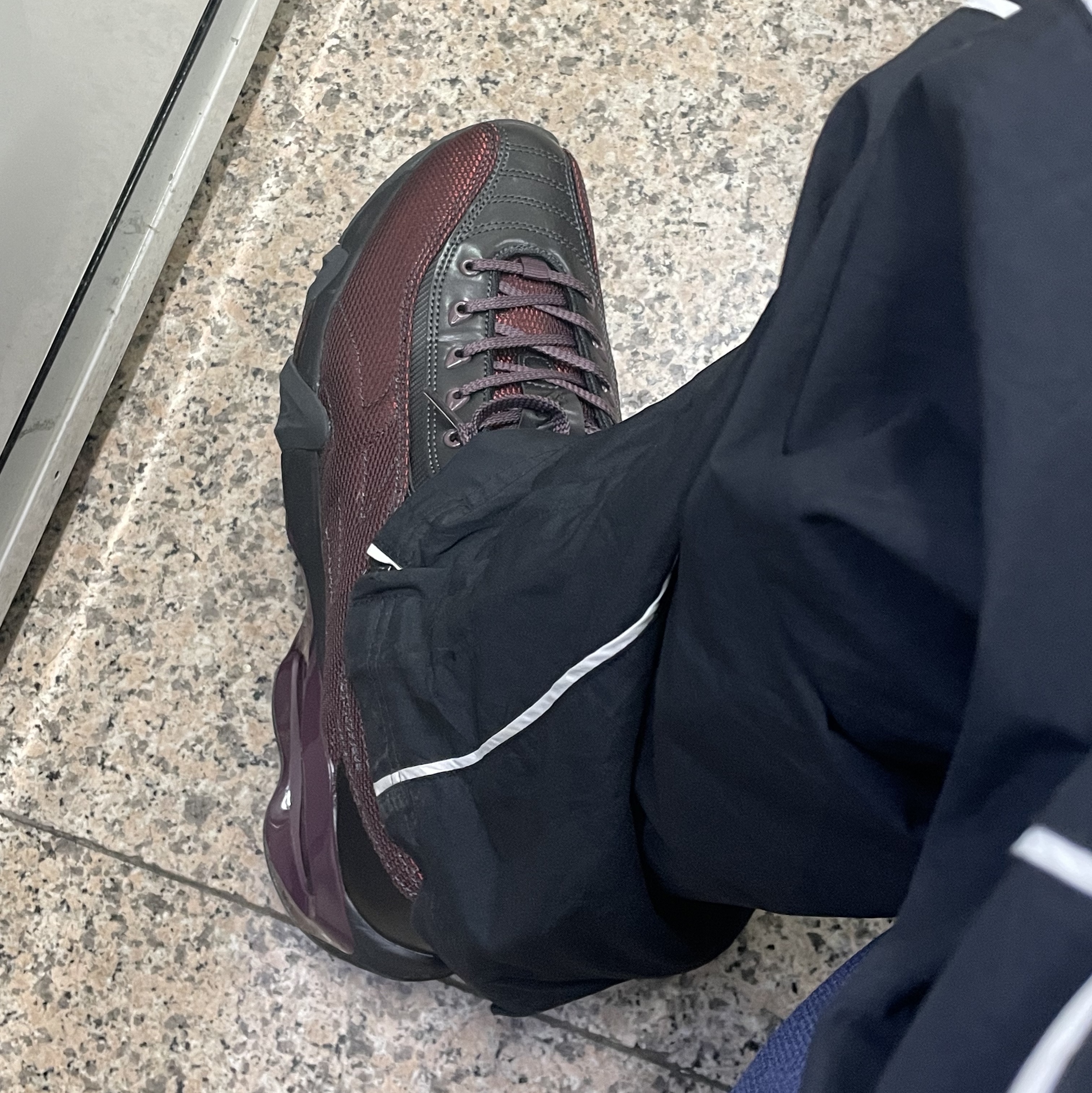 Asics x Kiko Kostadinov Novalis Gel-Teremoa Obsidian Black Dahlia 착용 스타일