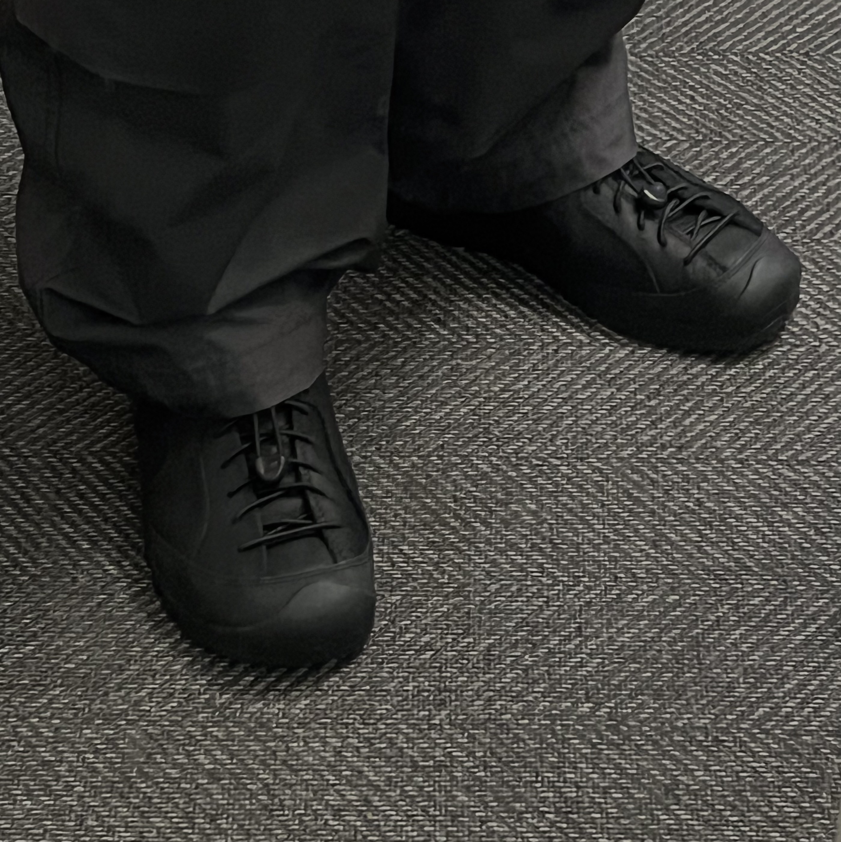 Keen Jasper Rocks SP Sneakers Black 착용 스타일 - 2