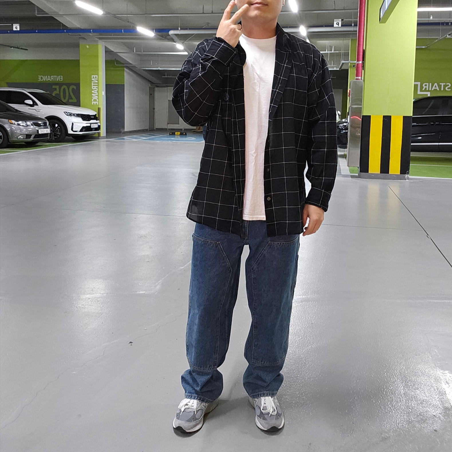 Stussy Lightweight Classic Shirt Black Windowpane, Supreme Double Knee Painter Pant Washed Indigo - 24SS 착용 스타일 - 1