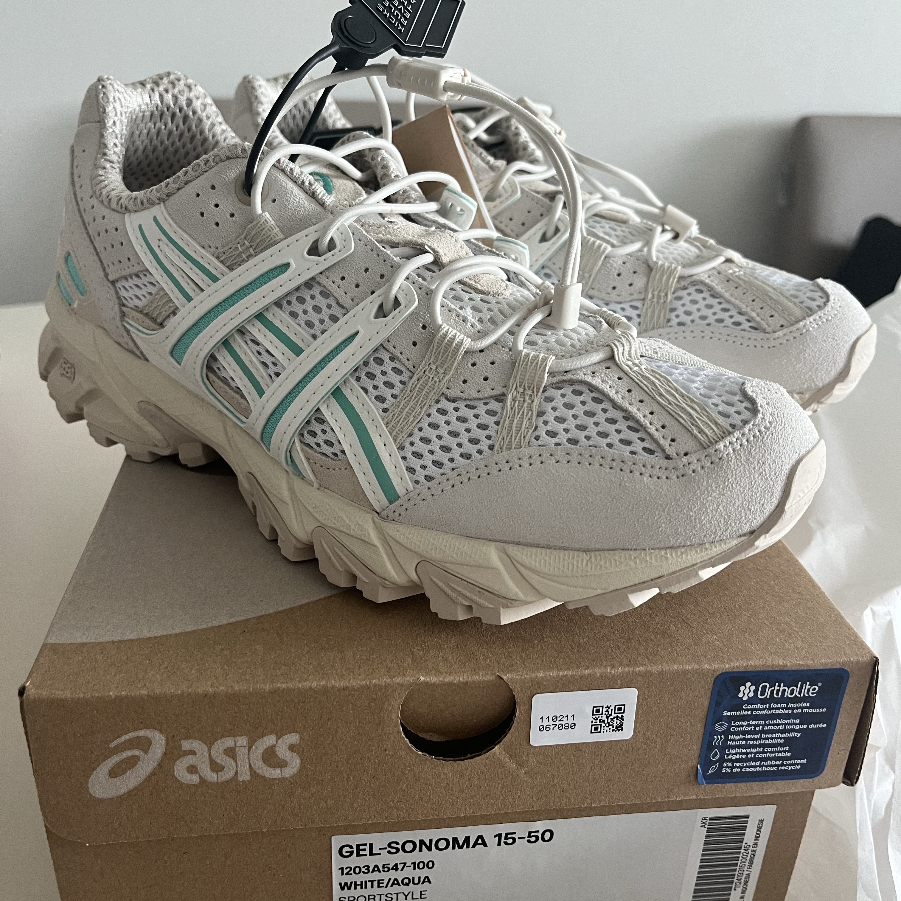 Asics Unlimited Gel-Sonoma 15-50 White Aqua 착용 스타일
