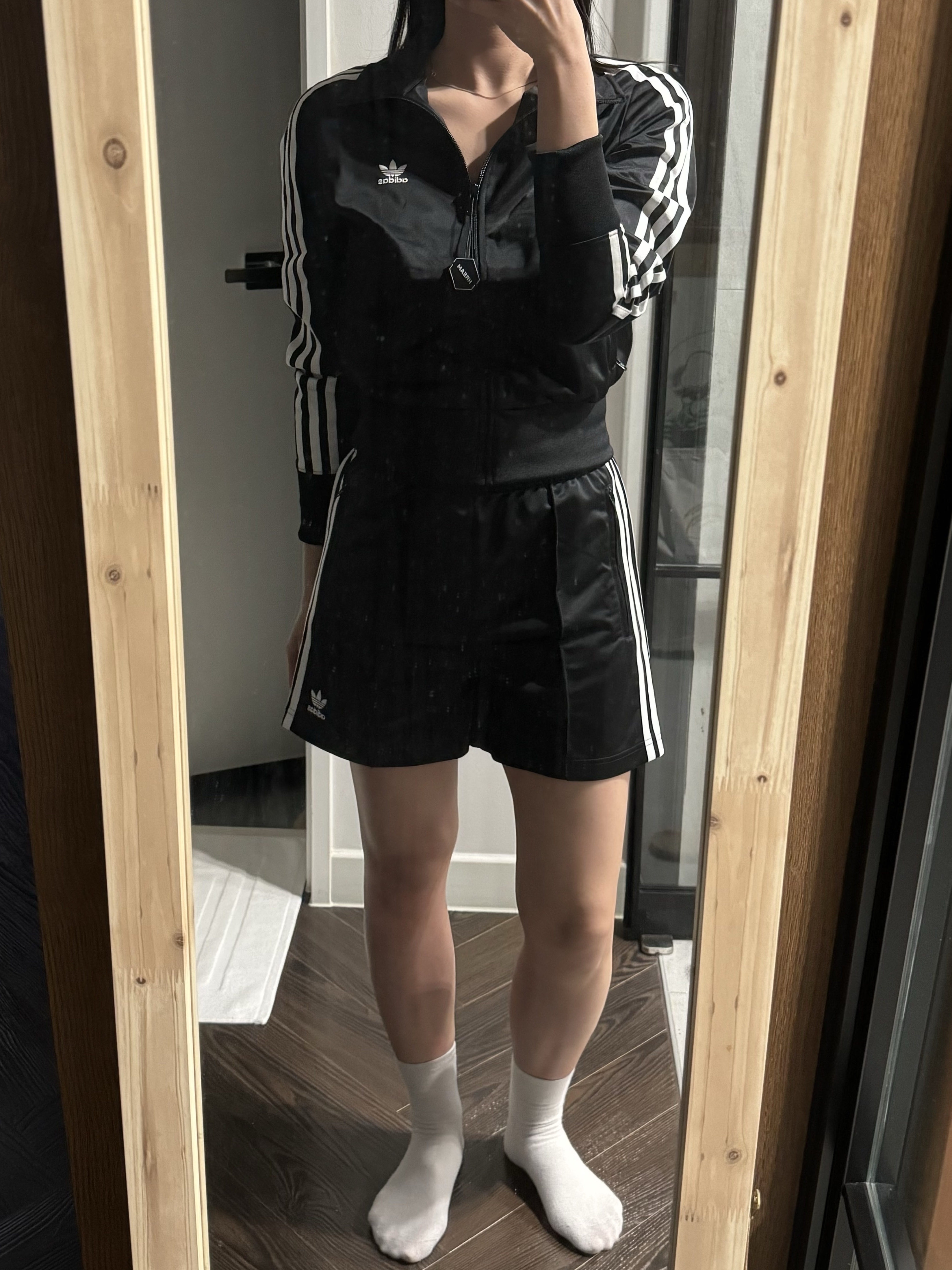 (W) Adidas Firebird Shorts Black - KR Sizing, (W) Adidas Adicolor Classic Firebird Track Top Black - KR Sizing 착용 스타일 - 3