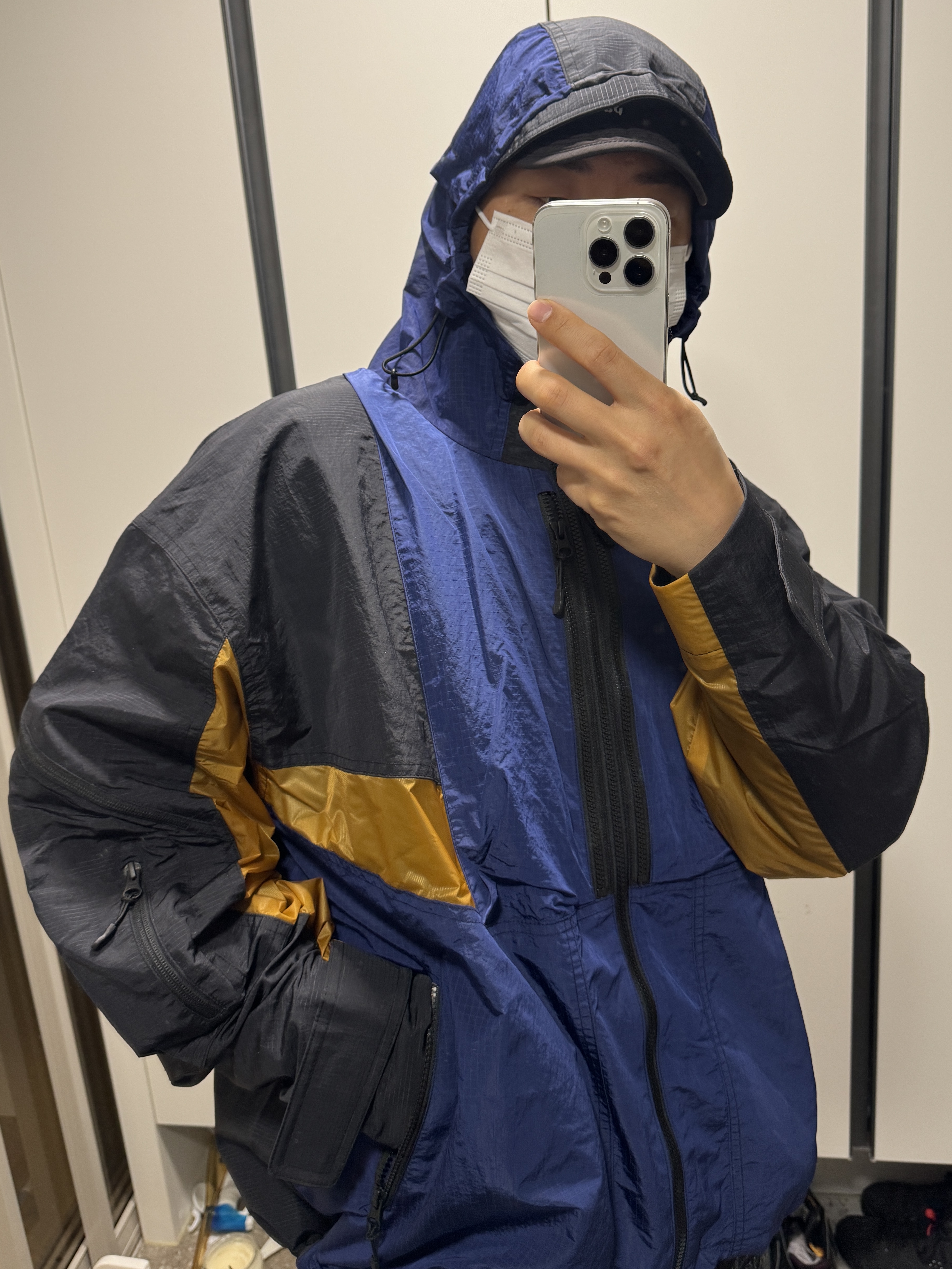 Undermycar Gunk Gashutein 6 Vintage Color Block Windbreaker Azure Blue - 24SS 착용 스타일