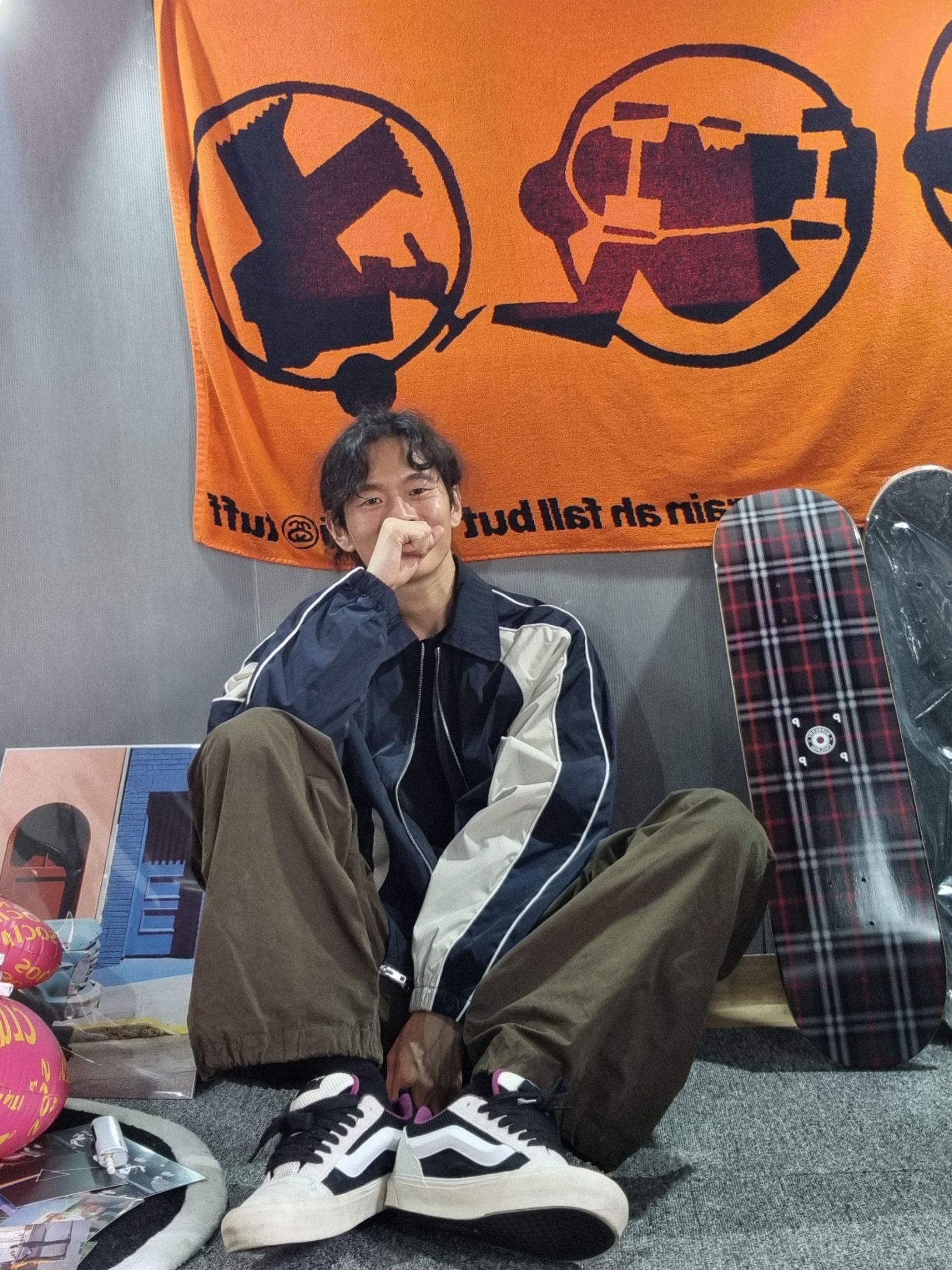 Vans Vault Knu-Skool VLT Devil's Details White, Stussy x Cactus Plant Flea Market Towel Orange 착용 스타일 - 2