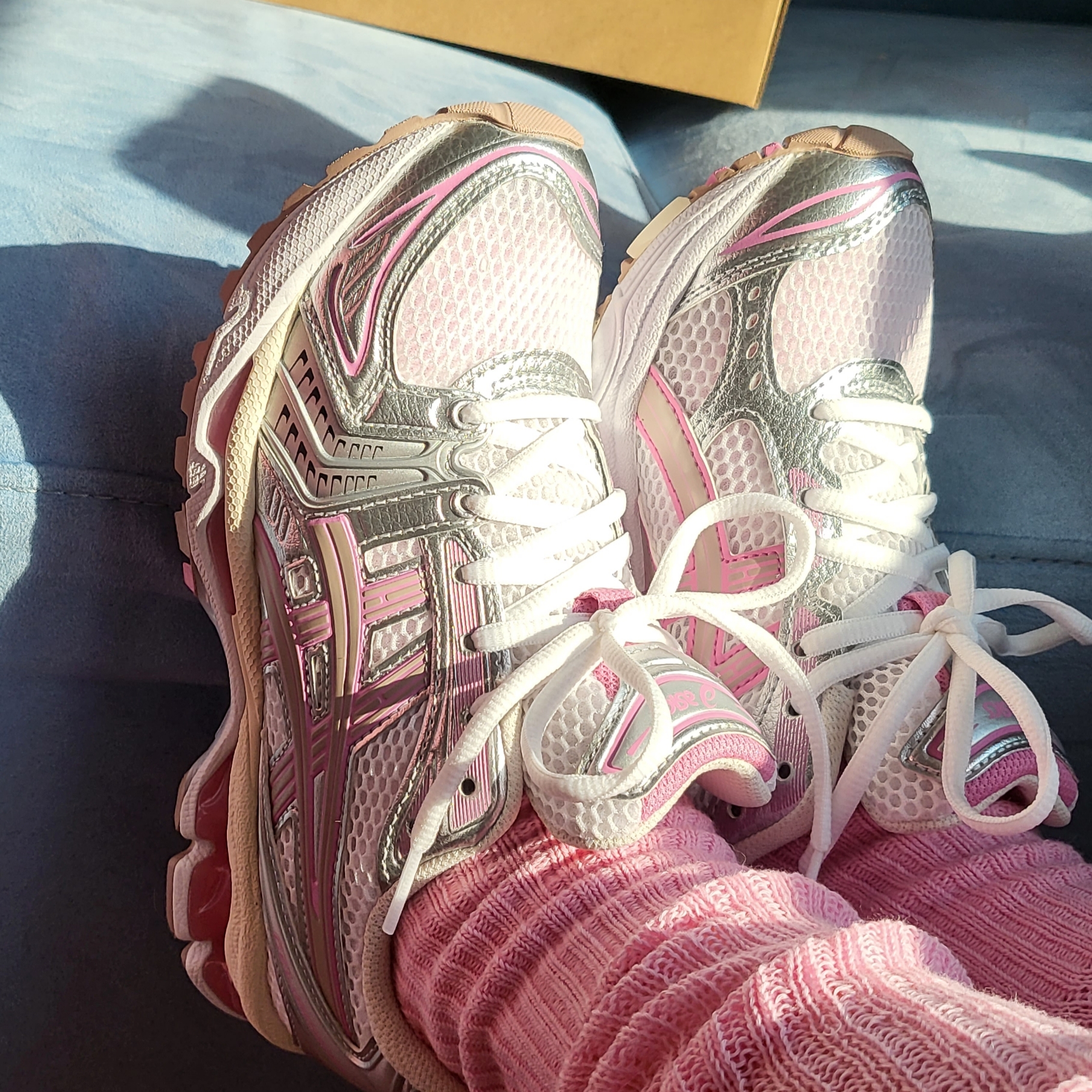 Asics Unlimited Gel-Kayano 14 White Fawn 착용 스타일 - 2