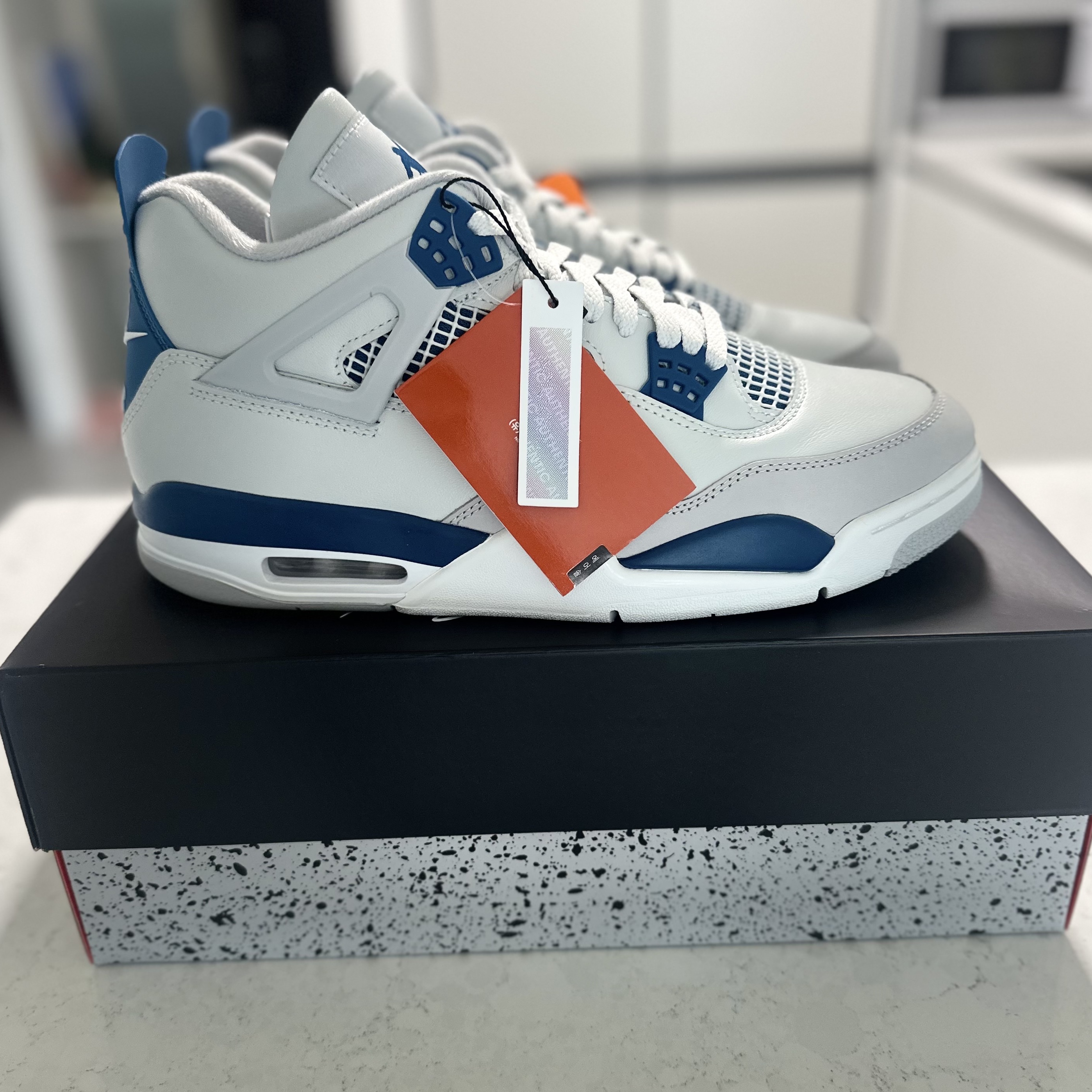 Jordan 4 Retro Industrial Blue 착용 스타일 - 3