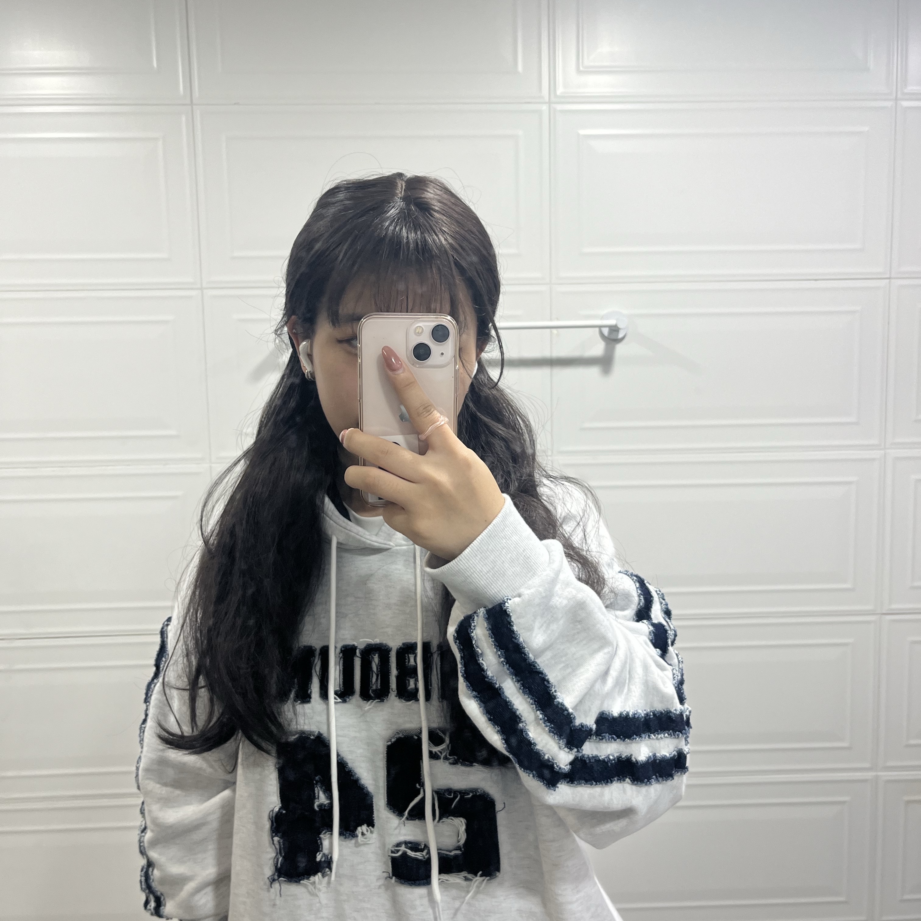 Apple Airpods 3rd Gen with MagSafe Charging Case (Korean Ver.) 착용 스타일