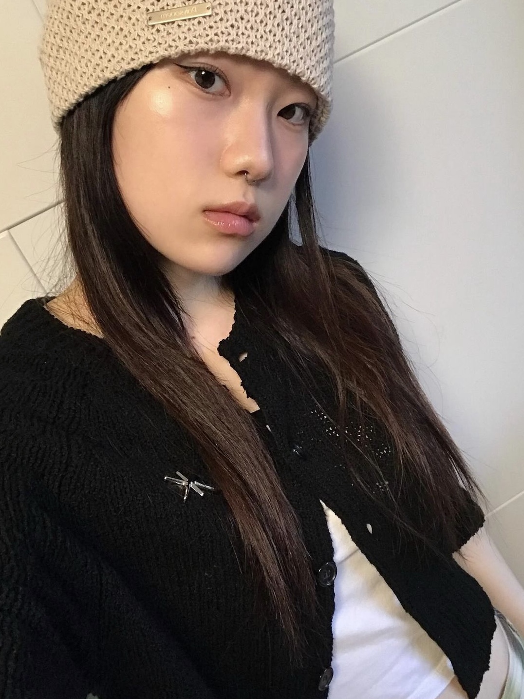 Yunse Women Eco Linen Cardigan Black 착용 스타일 - 3
