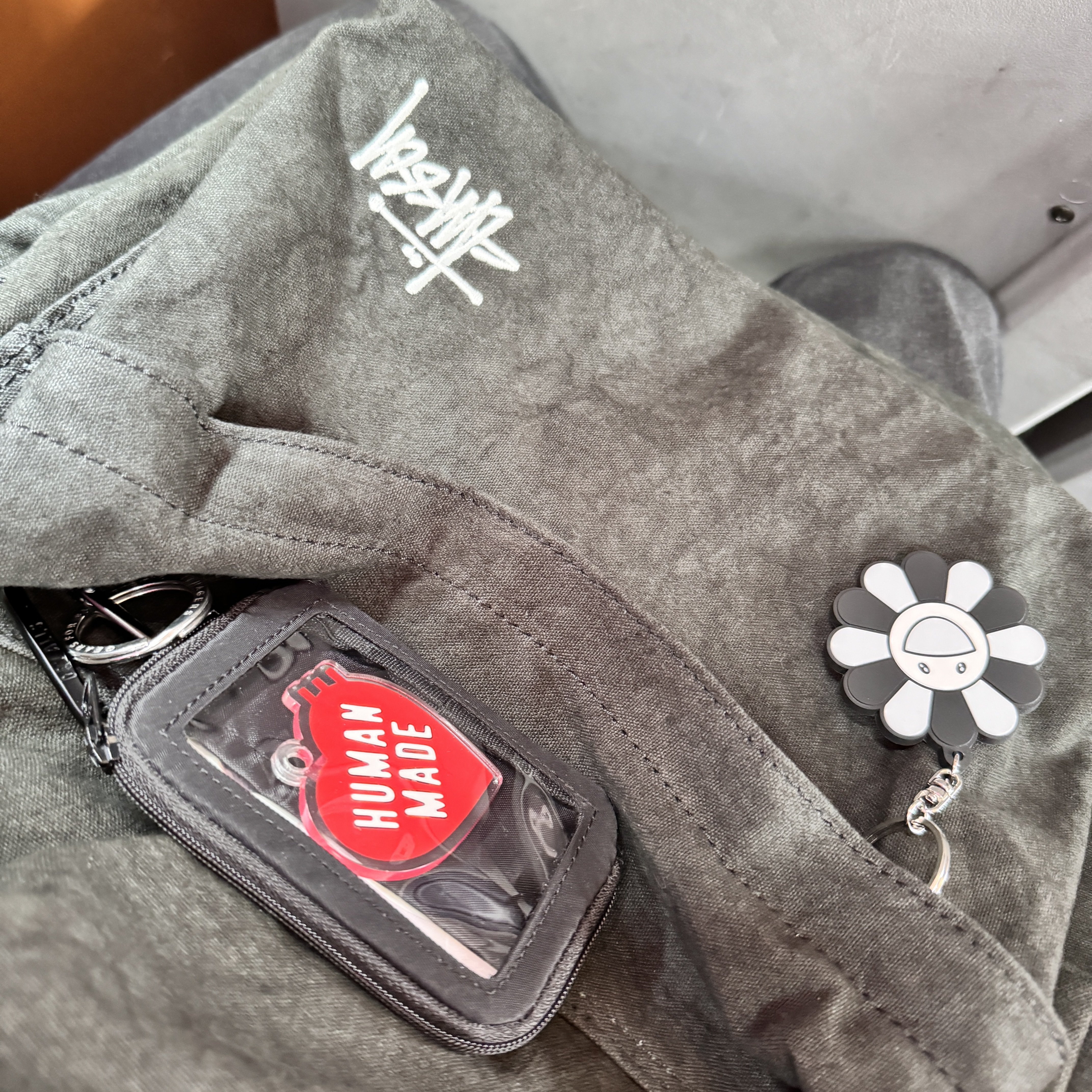 Stussy Canvas Backpack Washed Black, Human Made Heart Keyring Red 착용 스타일