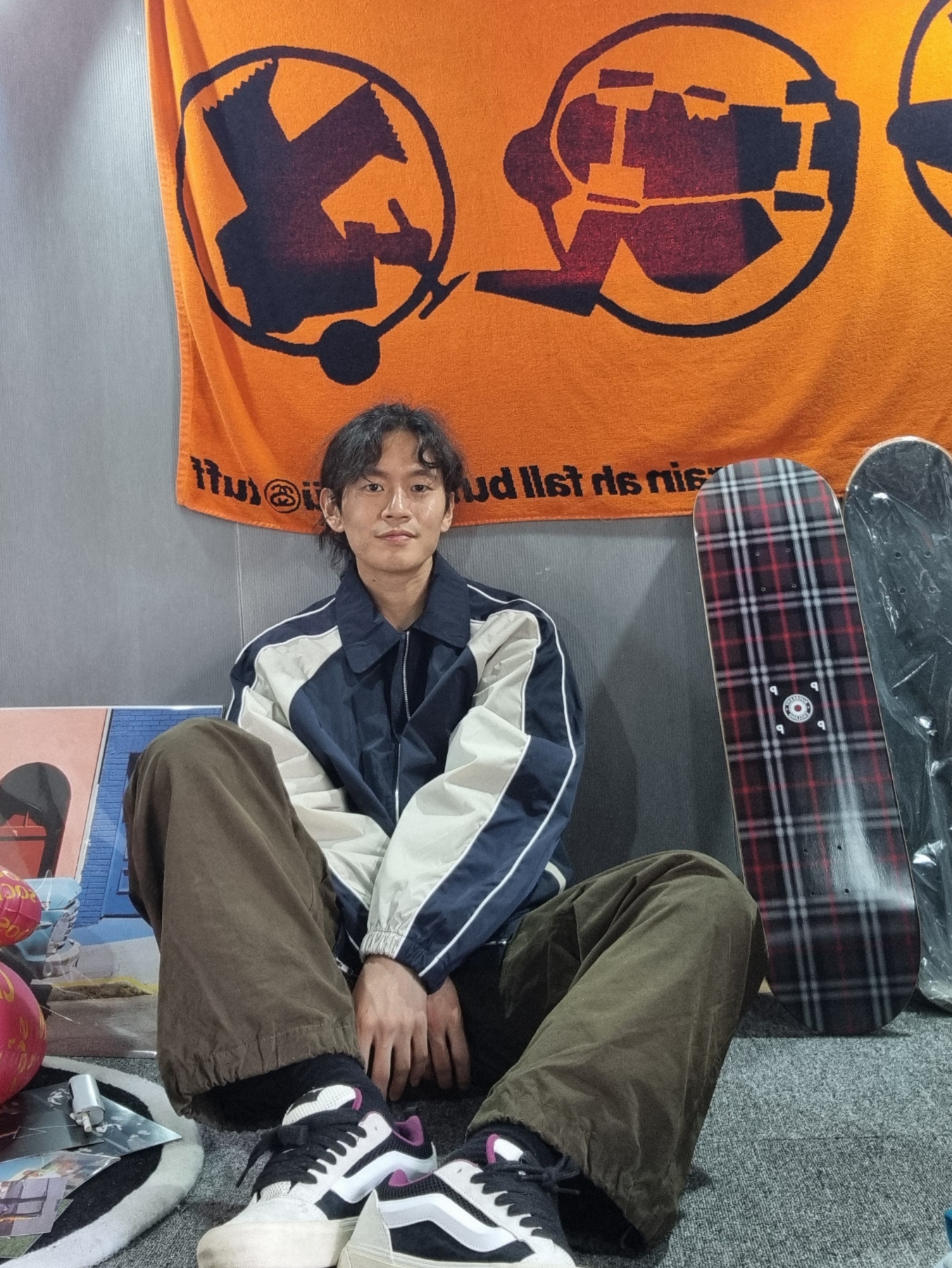 Vans Vault Knu-Skool VLT Devil's Details White, Stussy x Cactus Plant Flea Market Towel Orange 착용 스타일 - 3