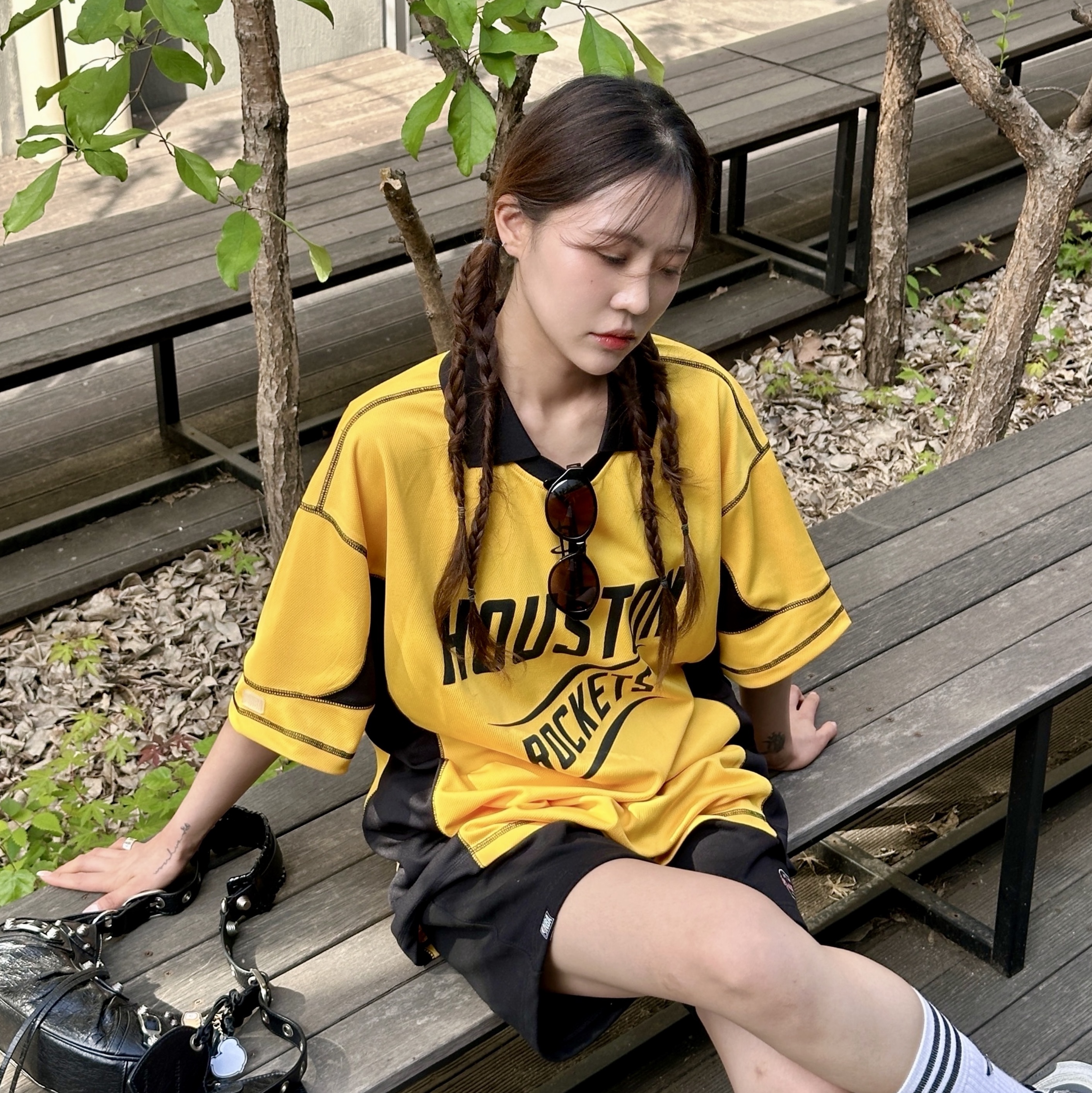 Balenciaga Arena Lambskin Le Cagole XS Shoulder Bag Black, Balenciaga 3XL Sneakers Grey White Red 착용 스타일 - 1