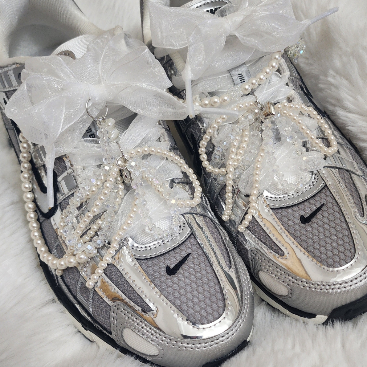 Nike P-6000 Metallic Silver 착용 스타일
