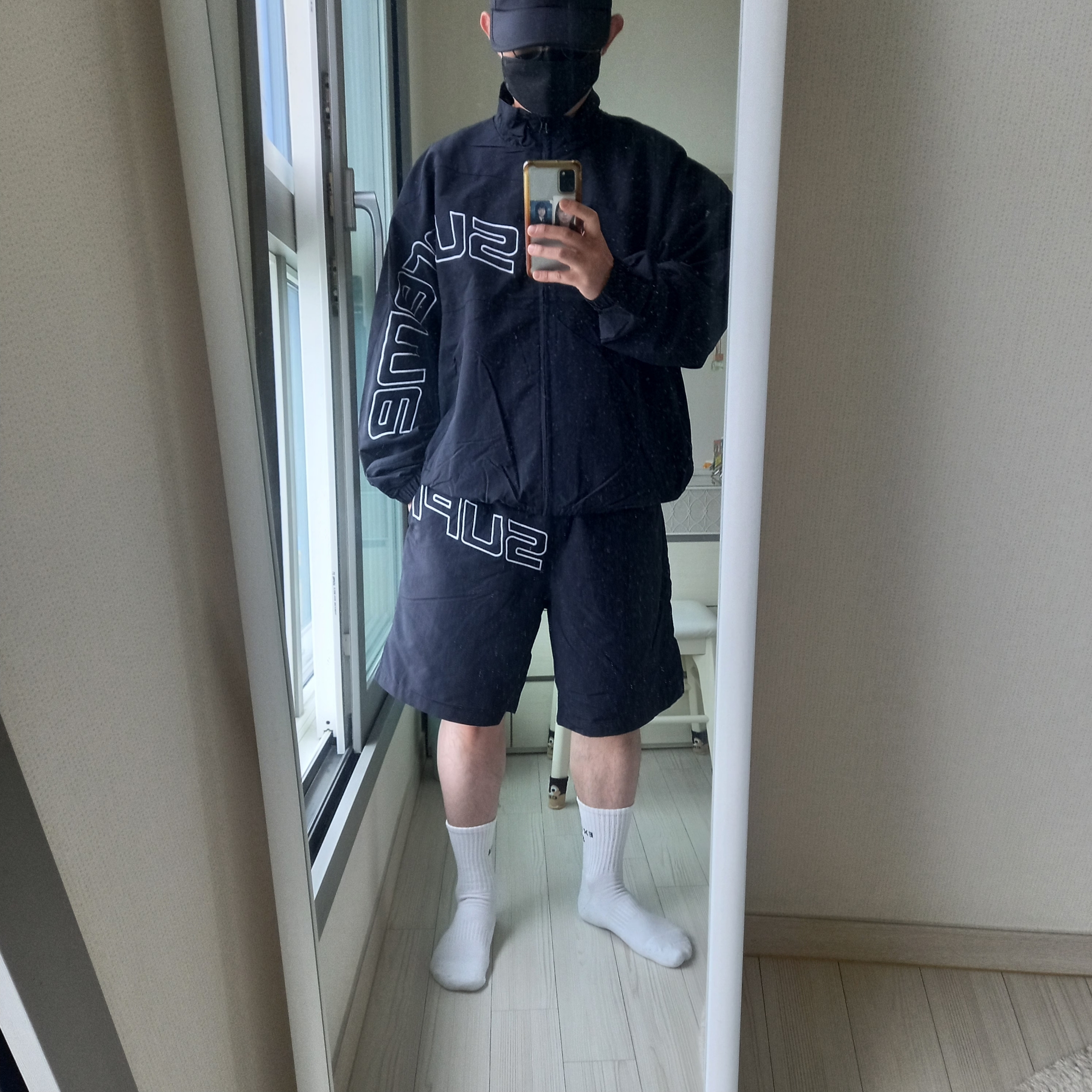 Supreme Curve Track Jacket Black - 24SS, Supreme Curve Nylon Short Black - 24SS 착용 스타일 - 1