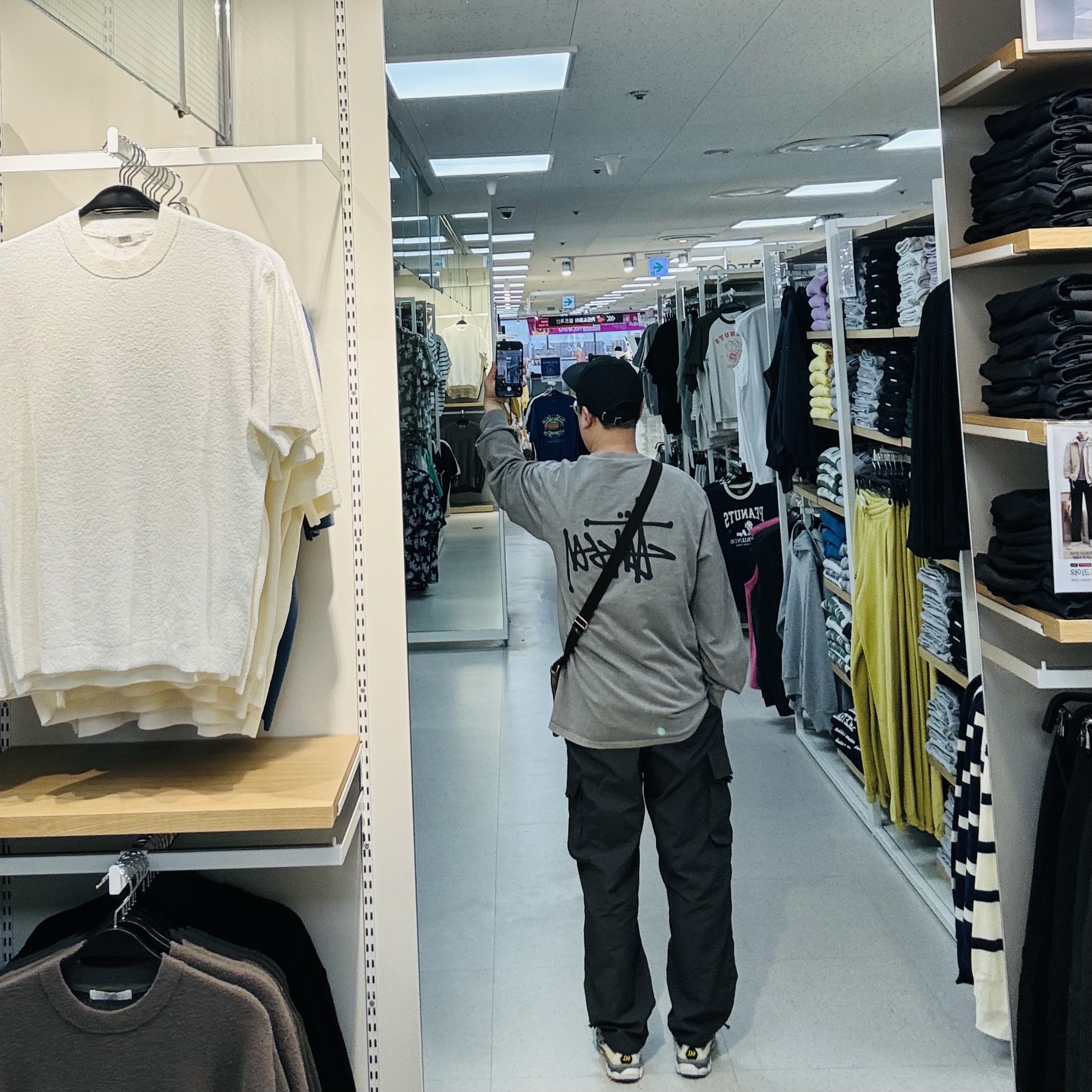 Stussy Bio Washed Big Logo Low Pro Cap Black, Stussy Basic Stussy Pigment Dyed LS T-Shirt Grey 2022 착용 스타일 - 2
