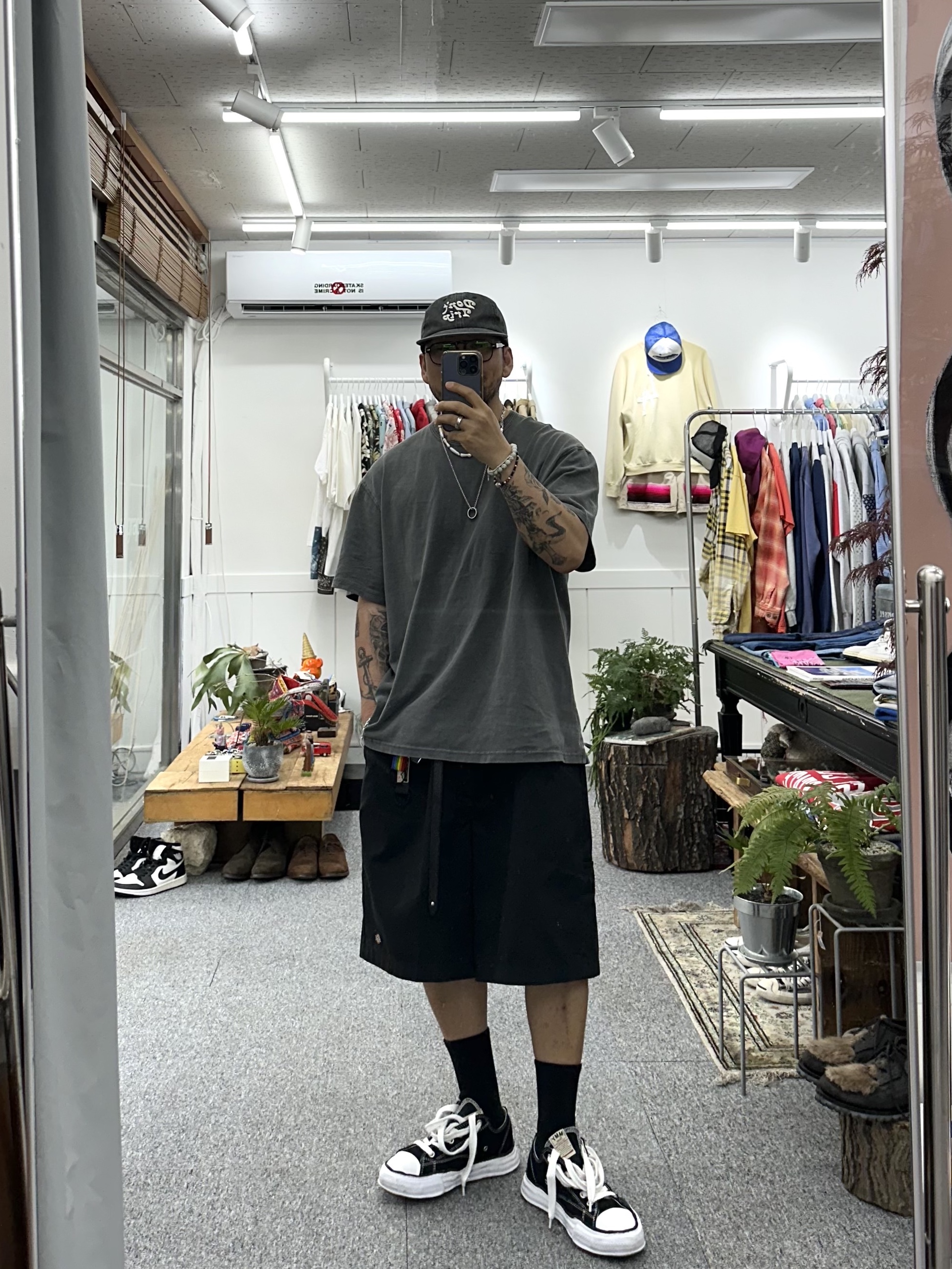 Free & Easy Don't Trip Washed Hat Black, Maison Mihara Yasuhiro Peterson OG Sole Canvas Low Sneakers Black 착용 스타일 - 1