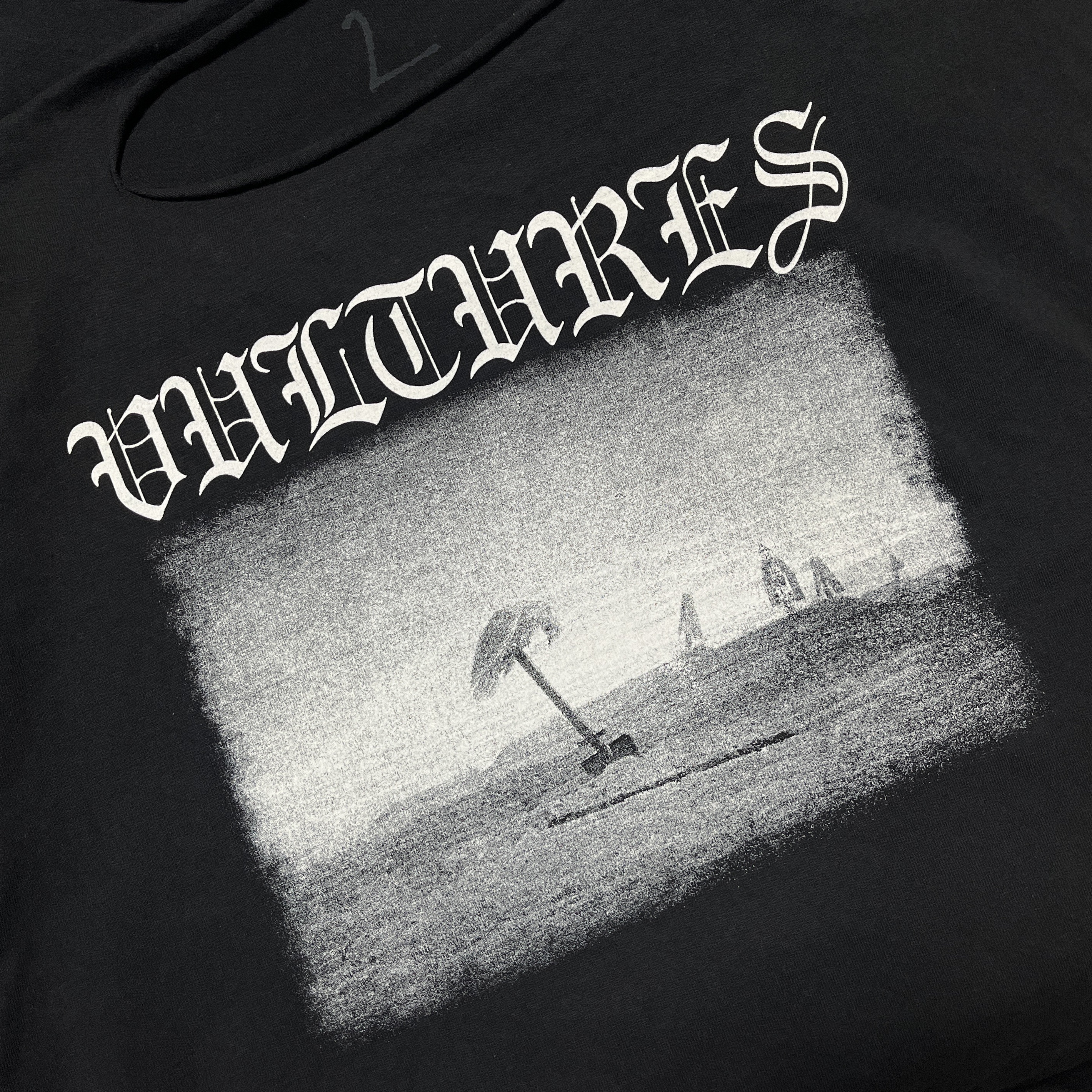 Yeezy Vultures Long T-Shirt Black 착용 스타일