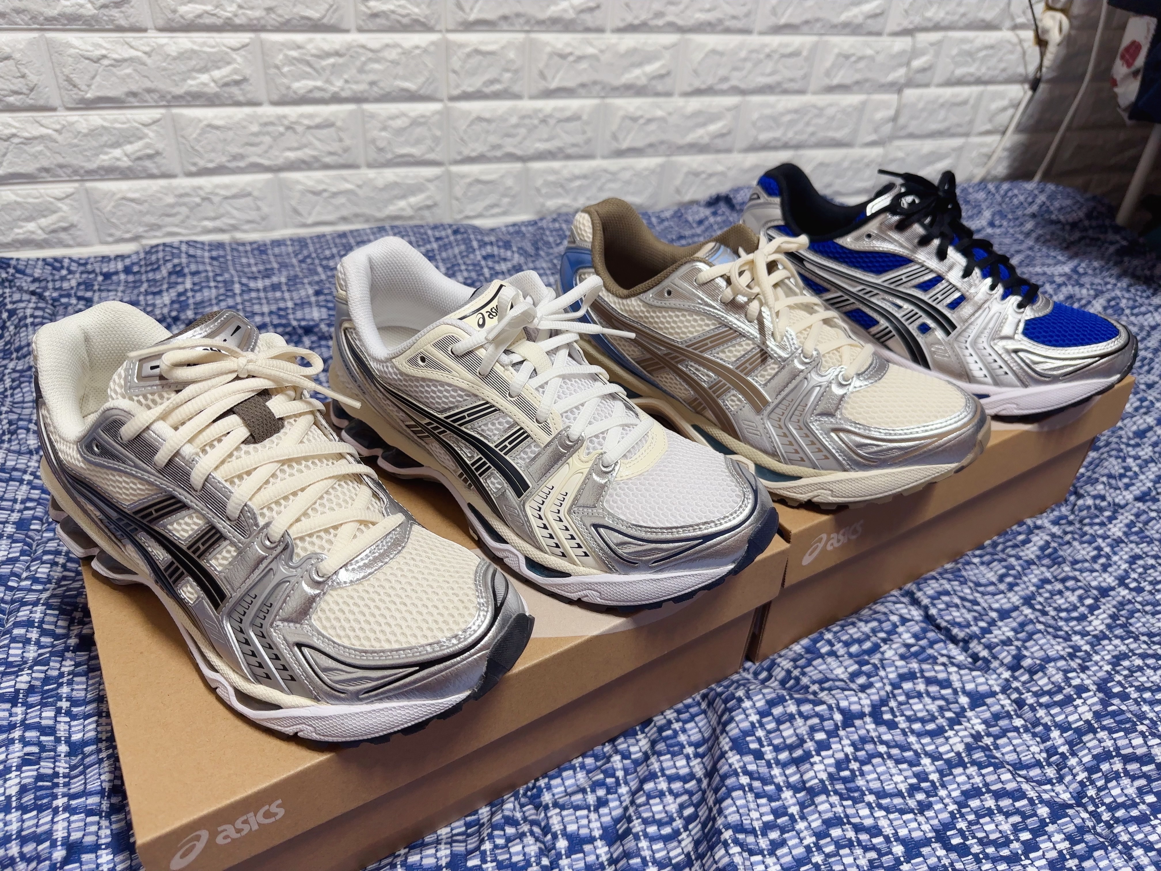 Asics Gel-Kayano 14 Cream Black, (W) Asics Gel-Kayano 14 White Midnight 착용 스타일 - 1