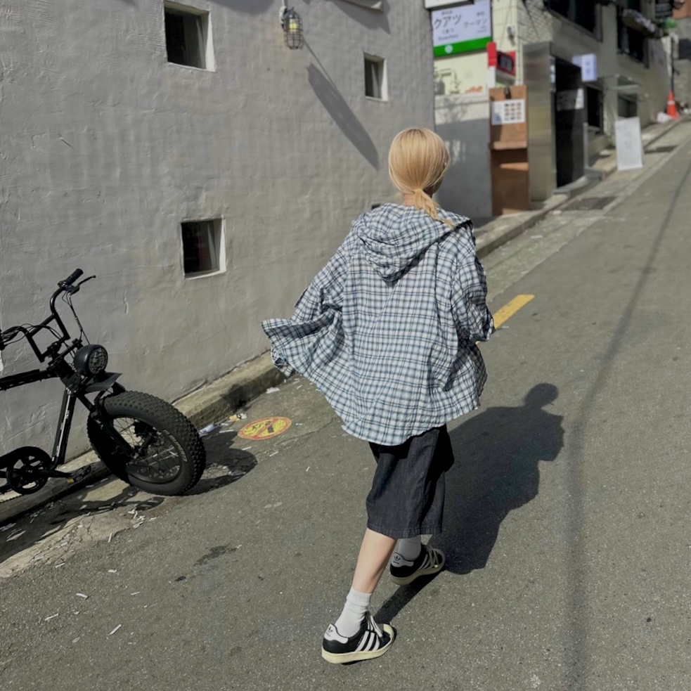Adidas Superstar Premium Black White 착용 스타일 - 3