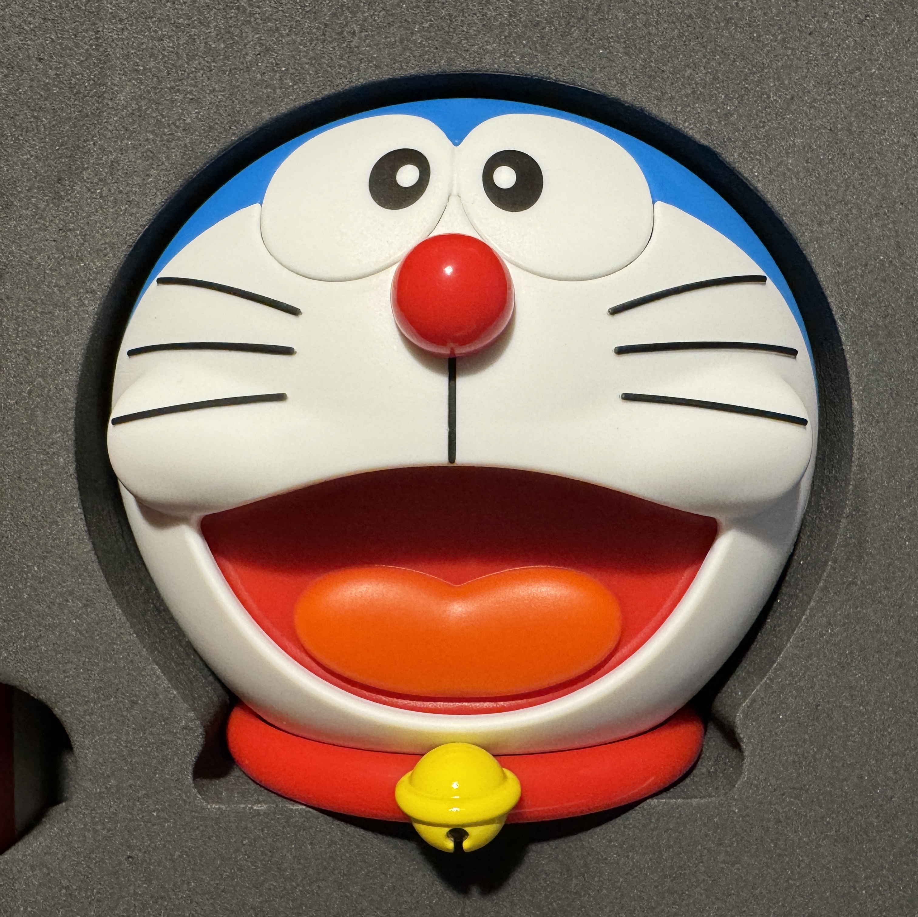 Casetify x Doraemon Airpods Pro Collectible Case 착용 스타일