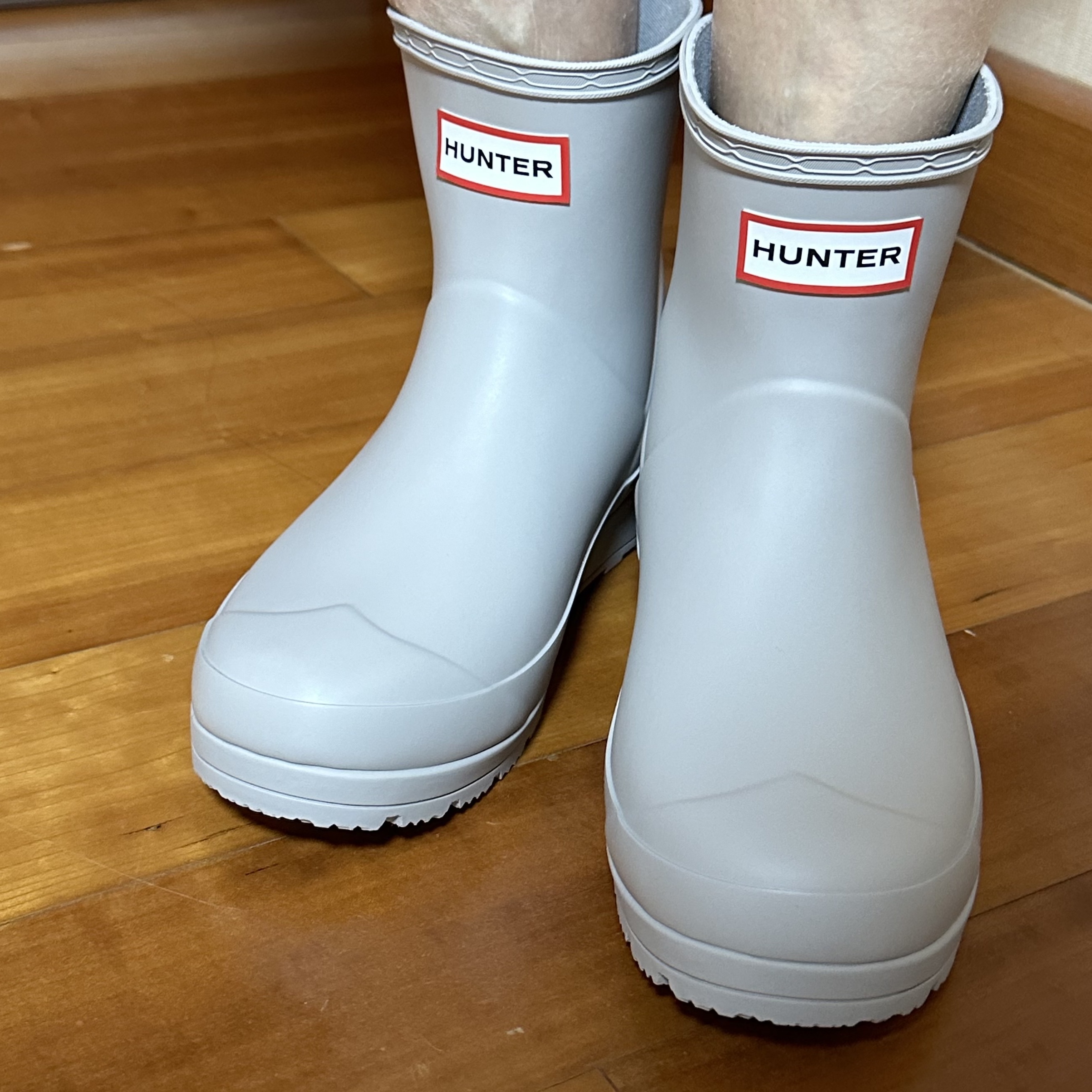 (W) Hunter Play Short Rain Boots Zinc Grey 착용 스타일 - 2