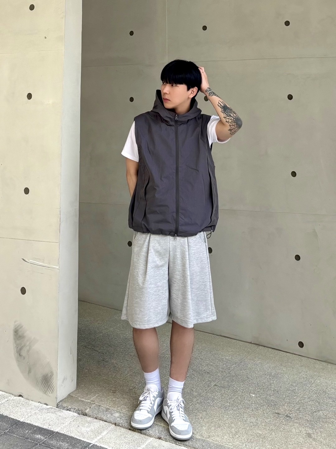 (W) Jordan 1 Low White Wolf Grey 착용 스타일 - 2