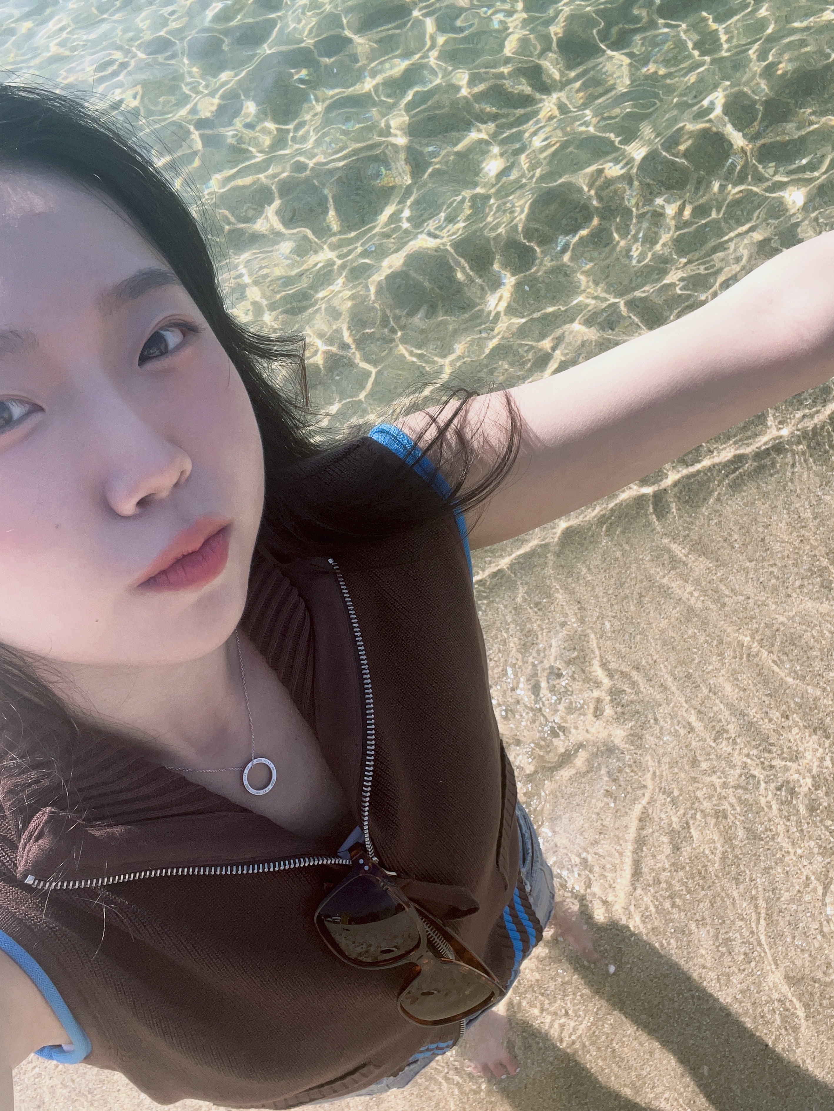 (W) Matin Kim Spell Point Stripe Knit Vest Brown, (W) Matin Kim Double Zipper Denim Mini Skirt Blue 착용 스타일 - 1