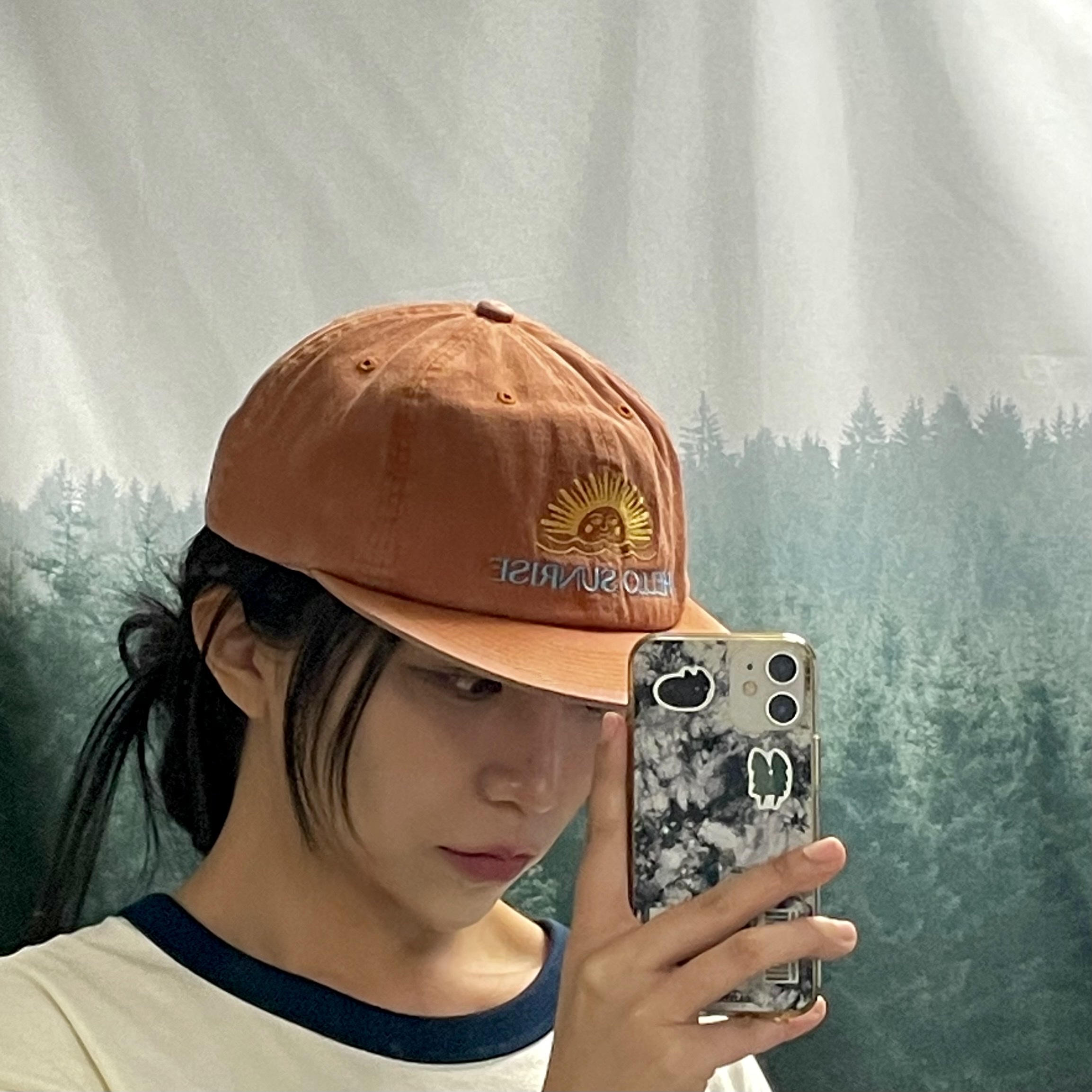 Hello Sunrise Washed Two Tone Logo 6Panel Cap Brown 착용 스타일 - 4