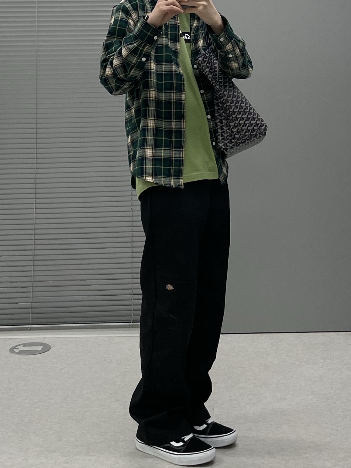 Supreme Futura Box Logo T-Shirt Moss - 24SS, Honey Scoop House OE Logo Check LS Shirt Green 착용 스타일