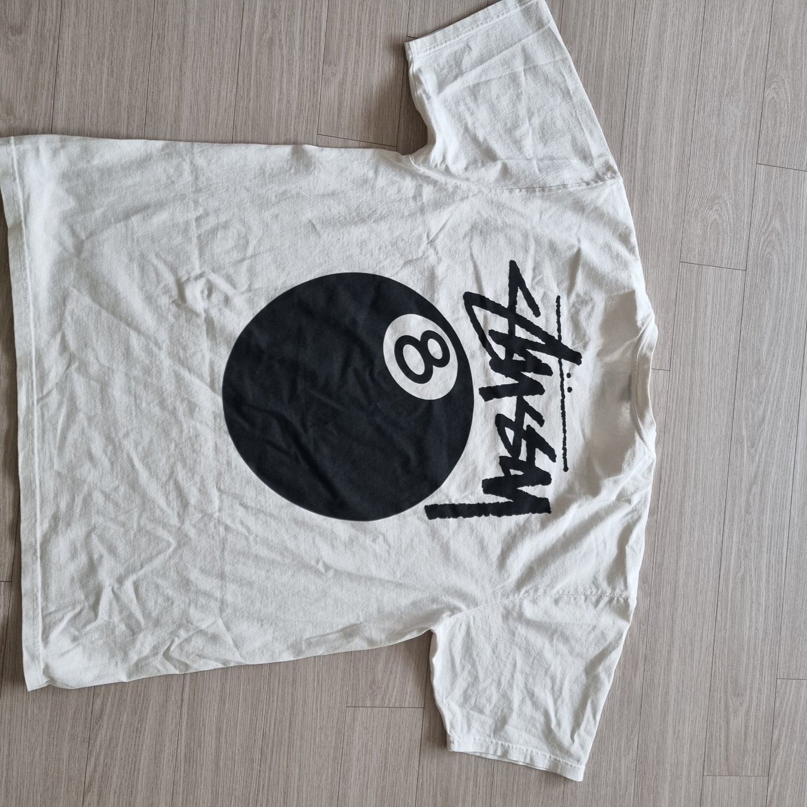 Stussy 8 Ball Pigment Dyed T-Shirt Natural 착용 스타일 - 2
